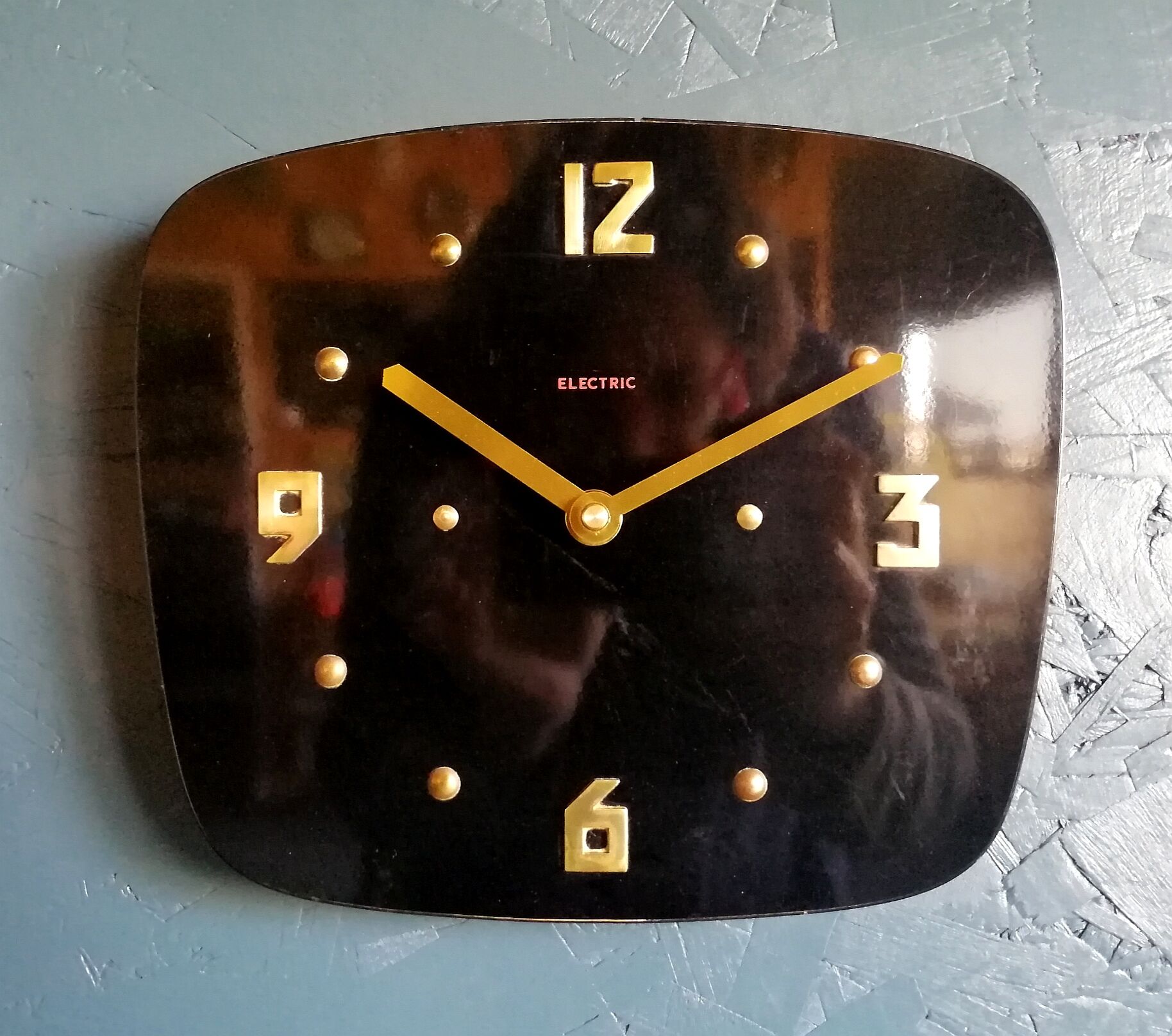 Vintage formica silent rectangular wall clock "Electric golden black"