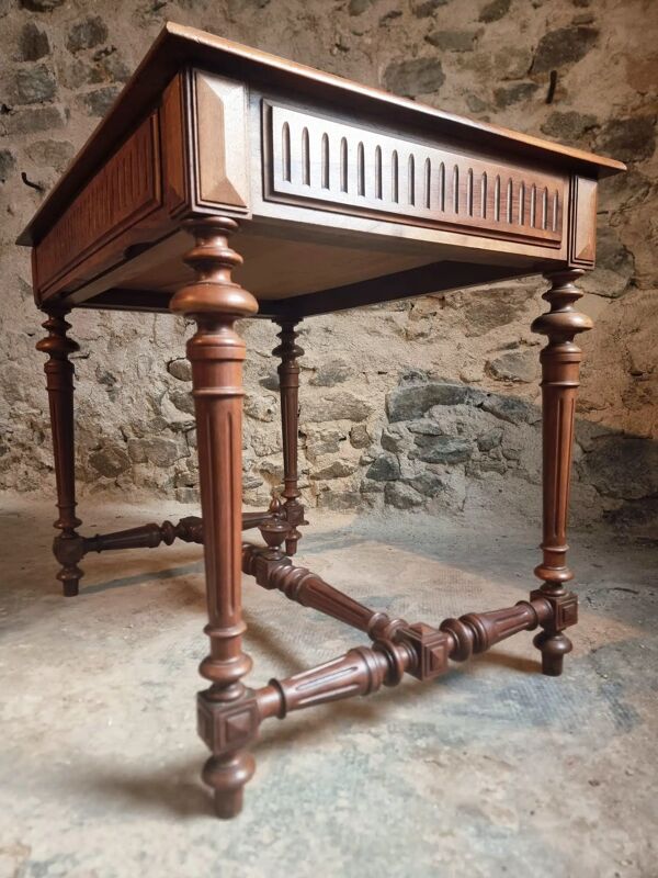 Ancienne table d'écriture française en noyer avec tiroir, petit bureau, vers 1930