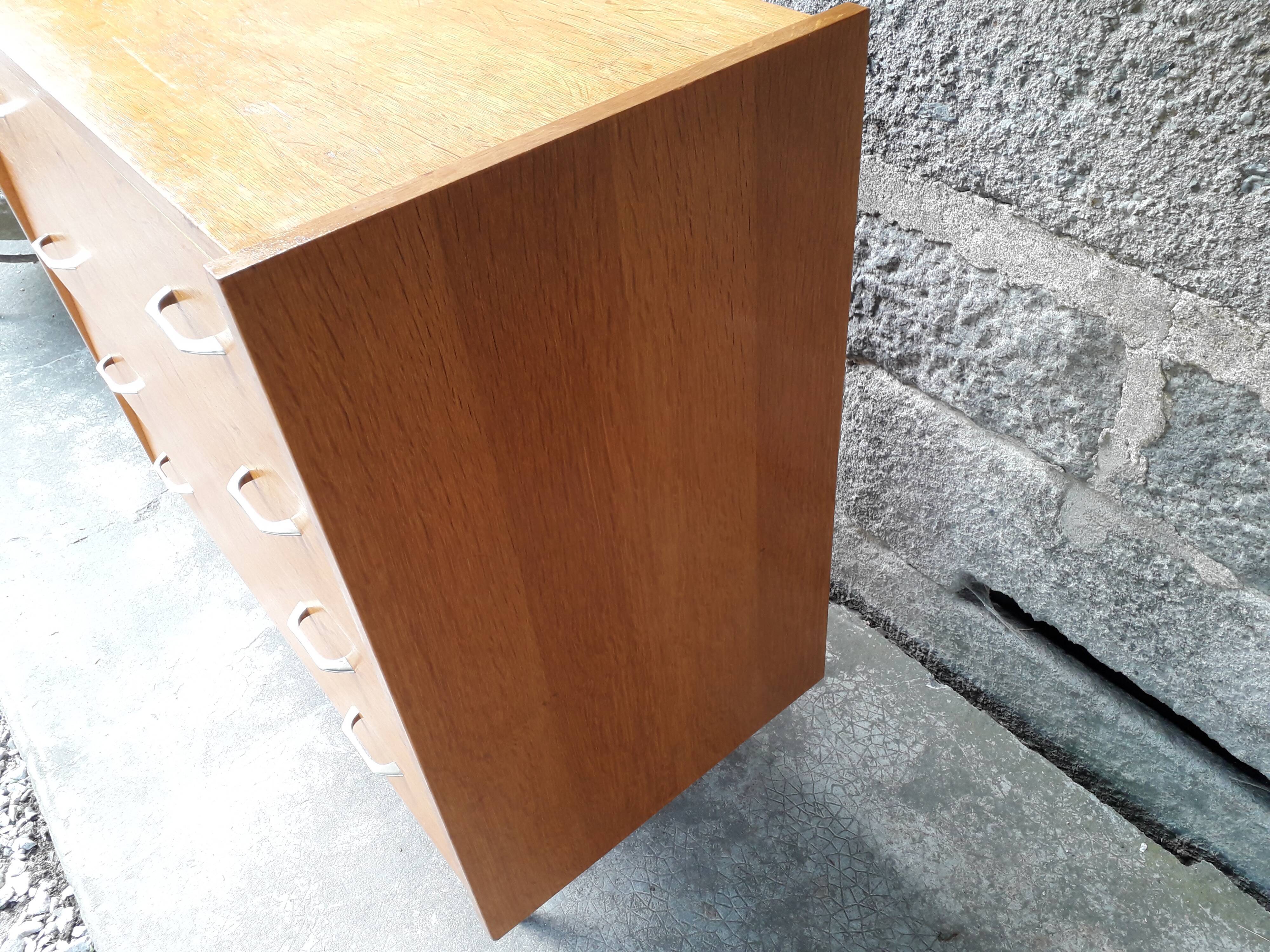 Vintage chest of drawers