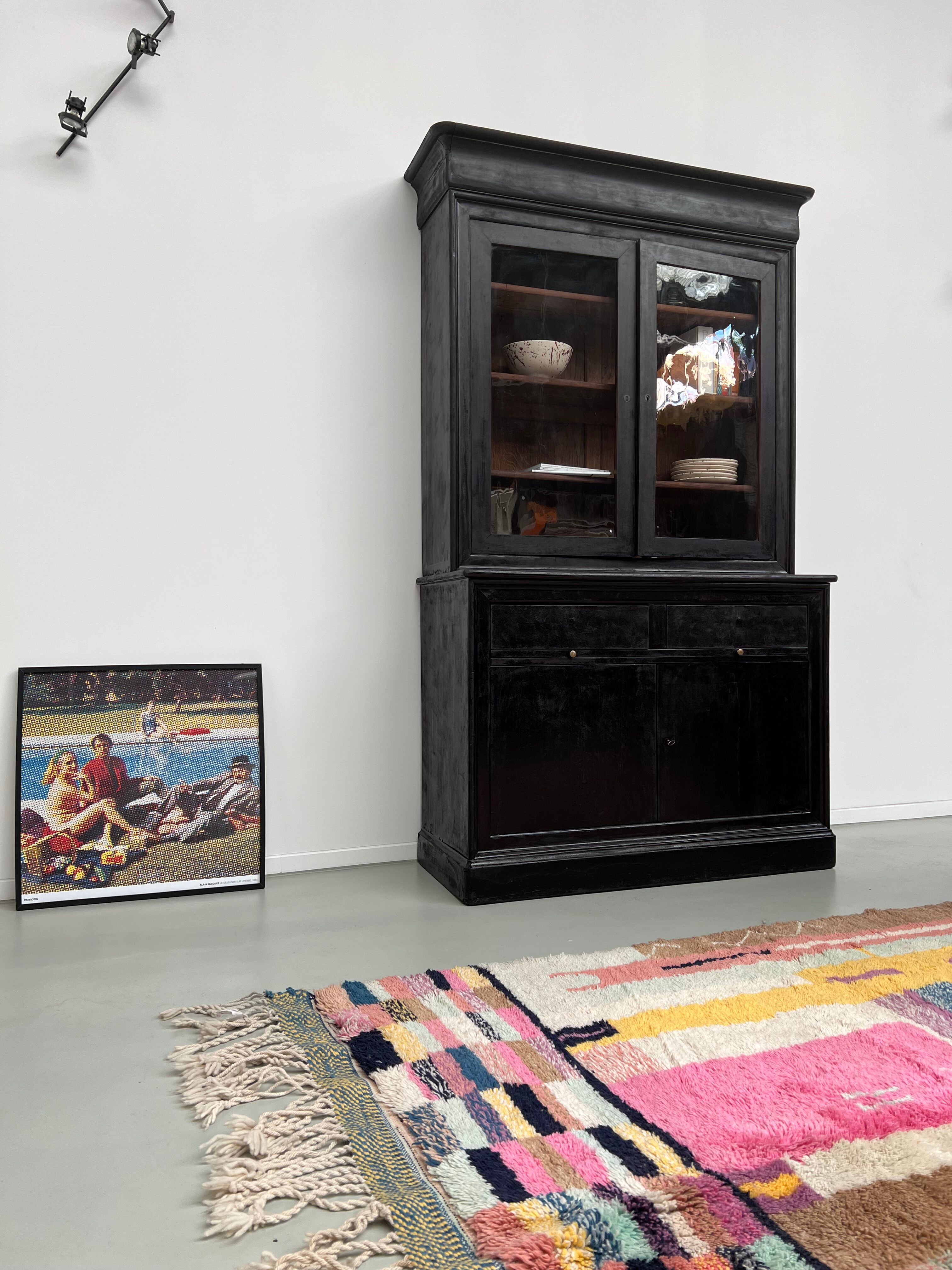 Sideboard - showcase 2 old body in blackened wood