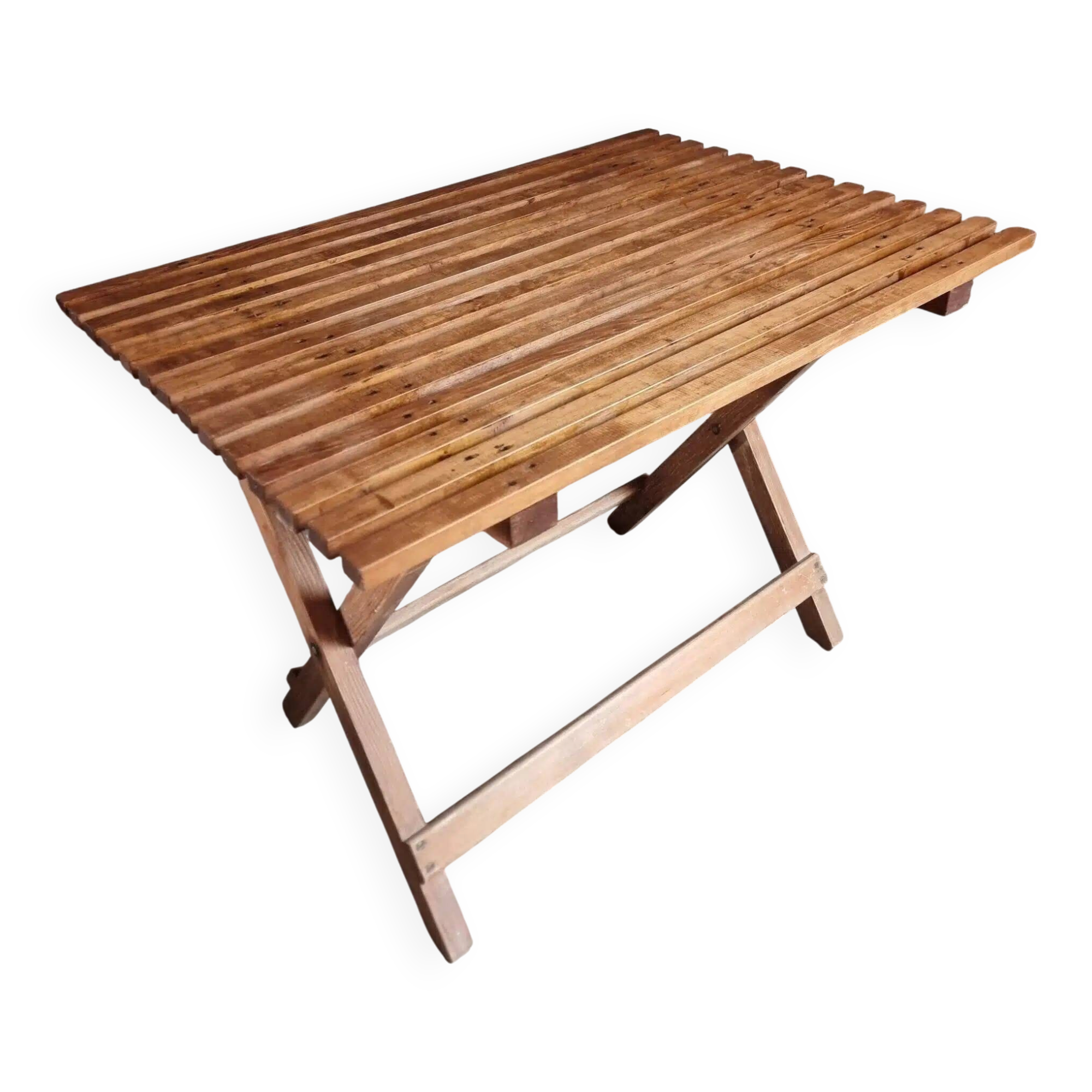Vintage folding garden table in pine, mid-20th century.