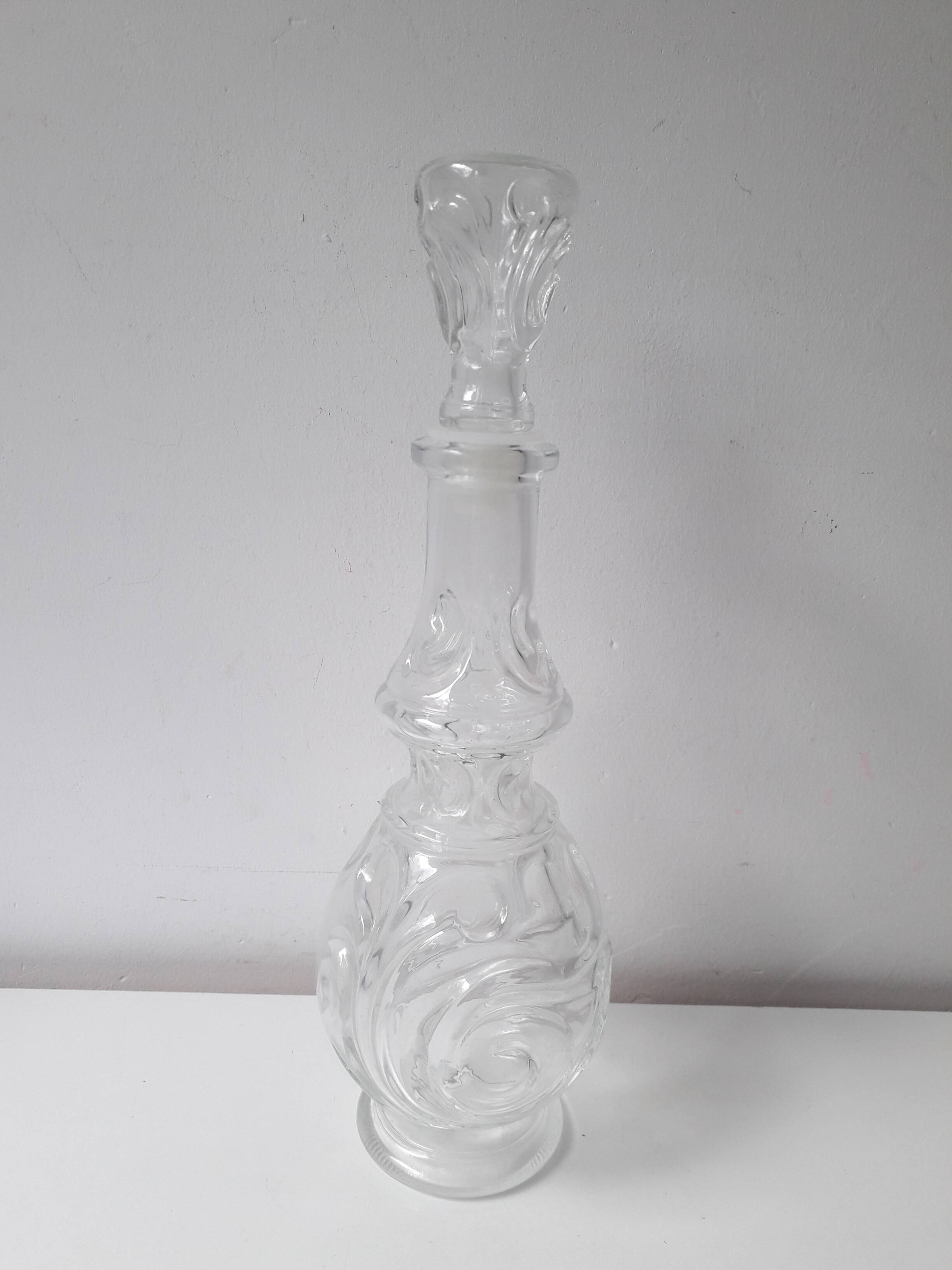 Ancienne carafe en verre structuré moulé + bouchon (année 60)