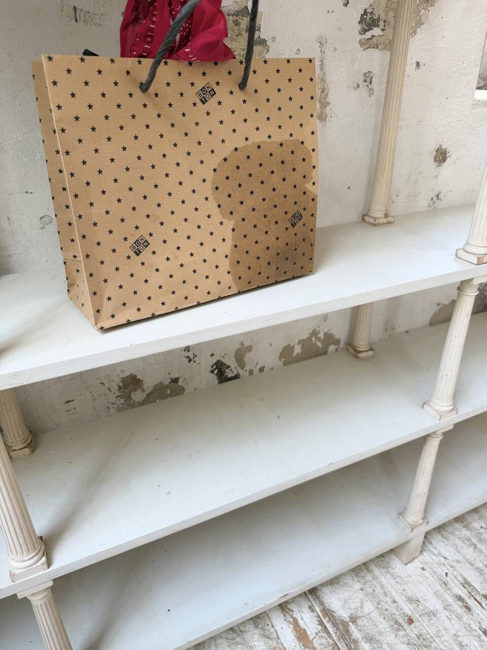 Bibliothèque, étagère XL Napoléon en bois patiné blanc