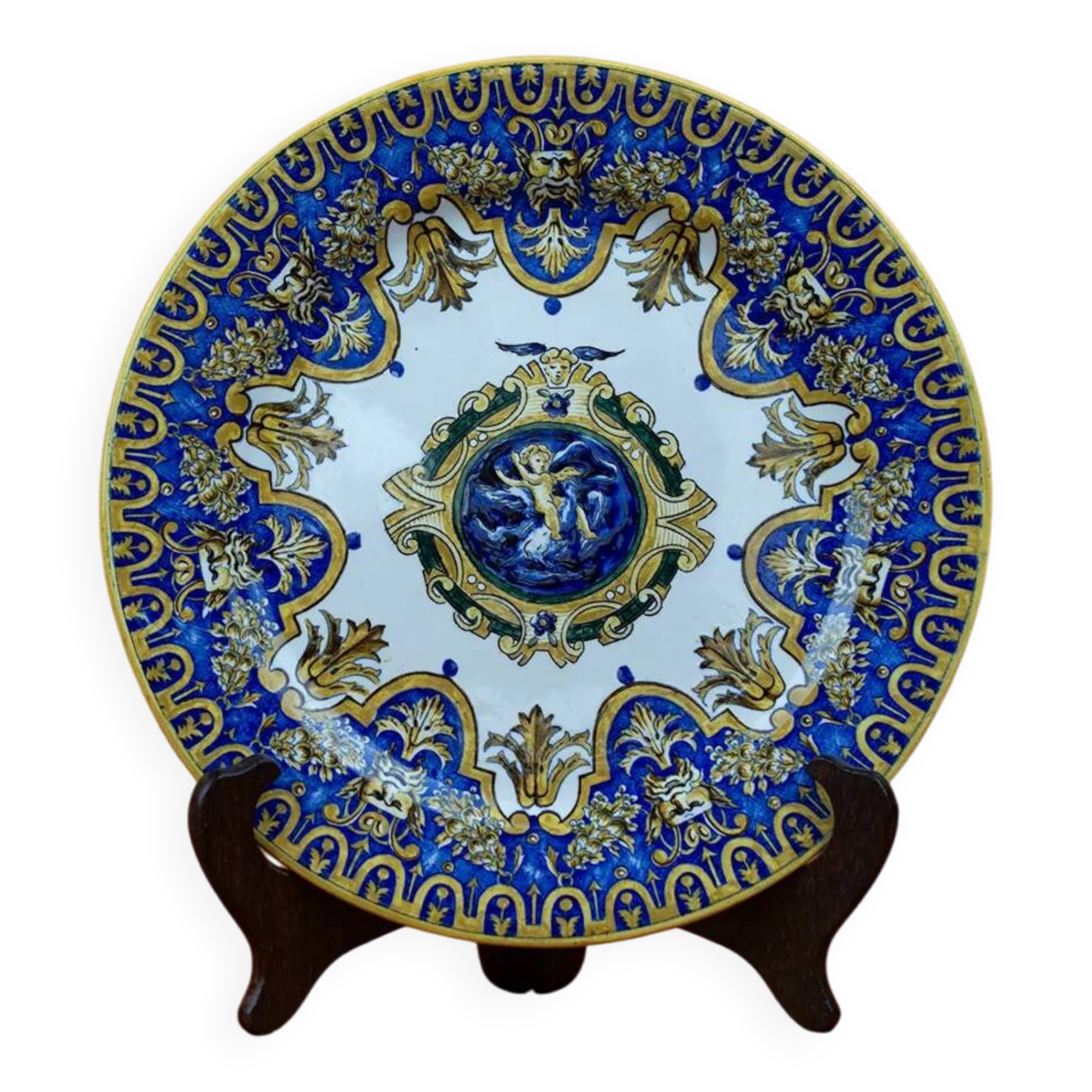 19th-century Gien earthenware plate in the Italian Renaissance style
