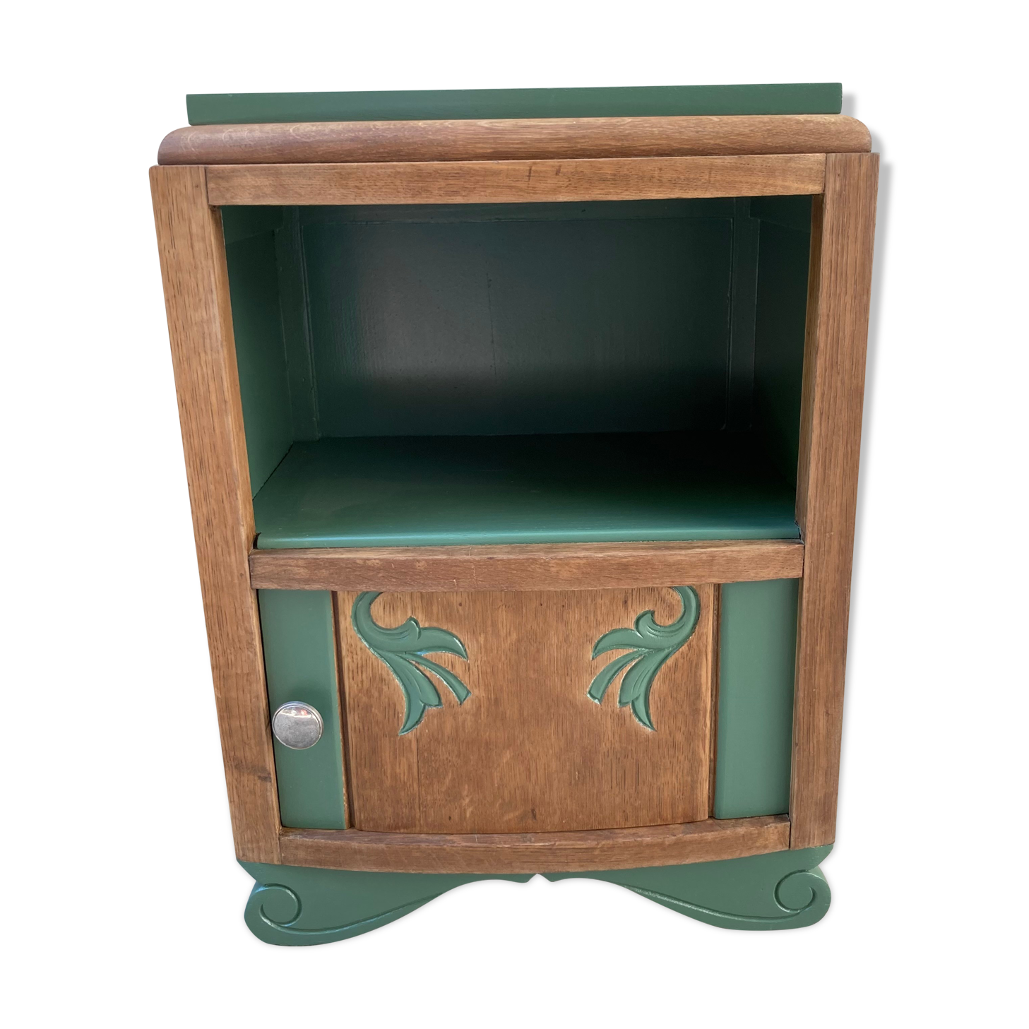 Art deco bedside