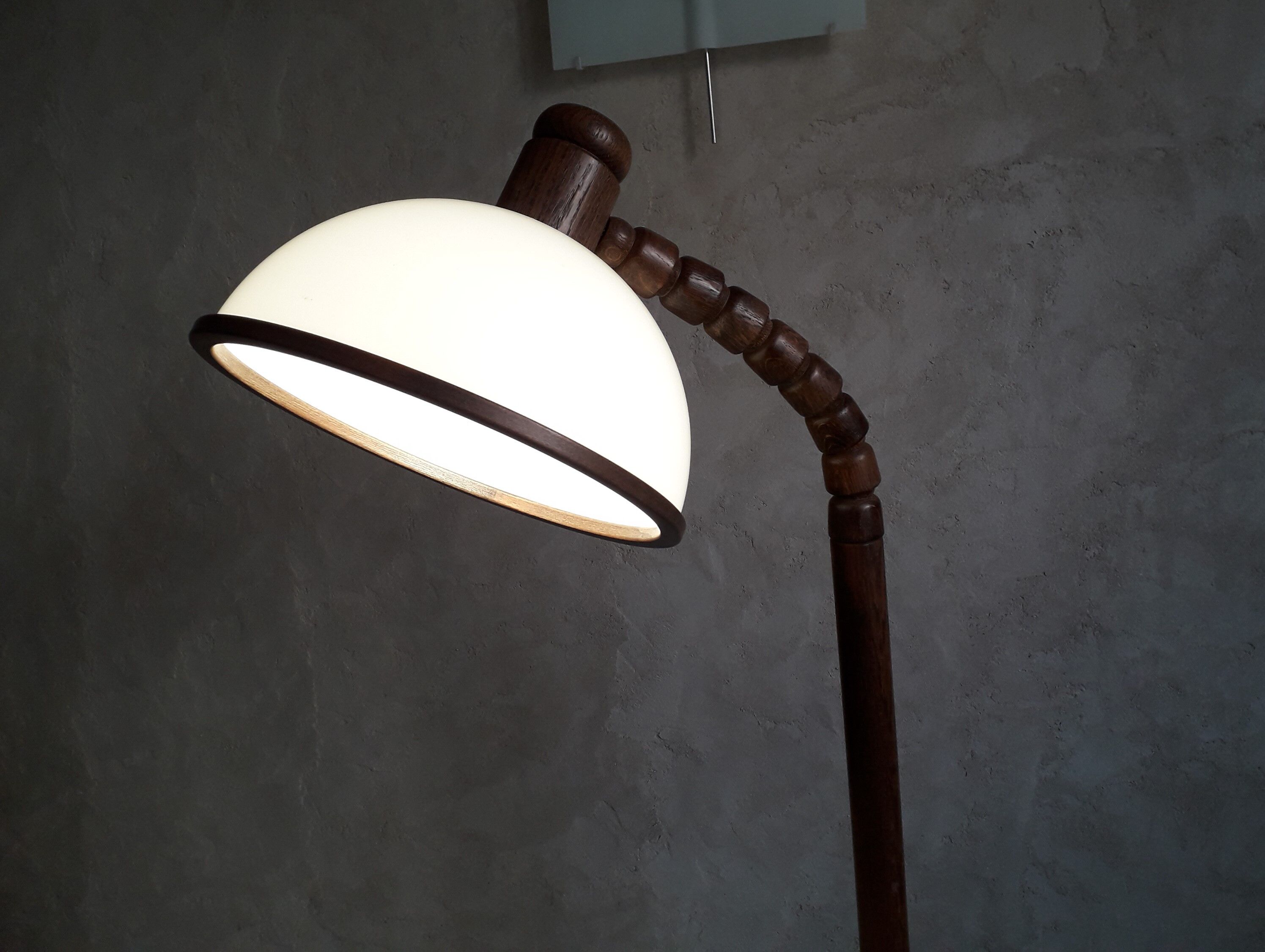 Dutch design wooden floor lamp by Steinhauer