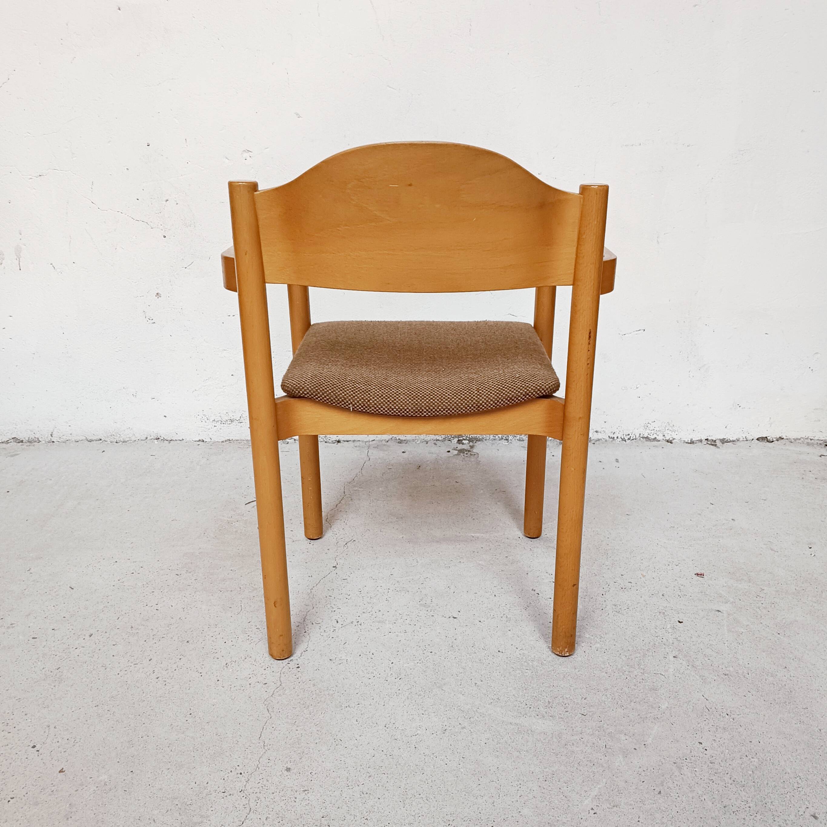 6 chaises Hiller, 1980