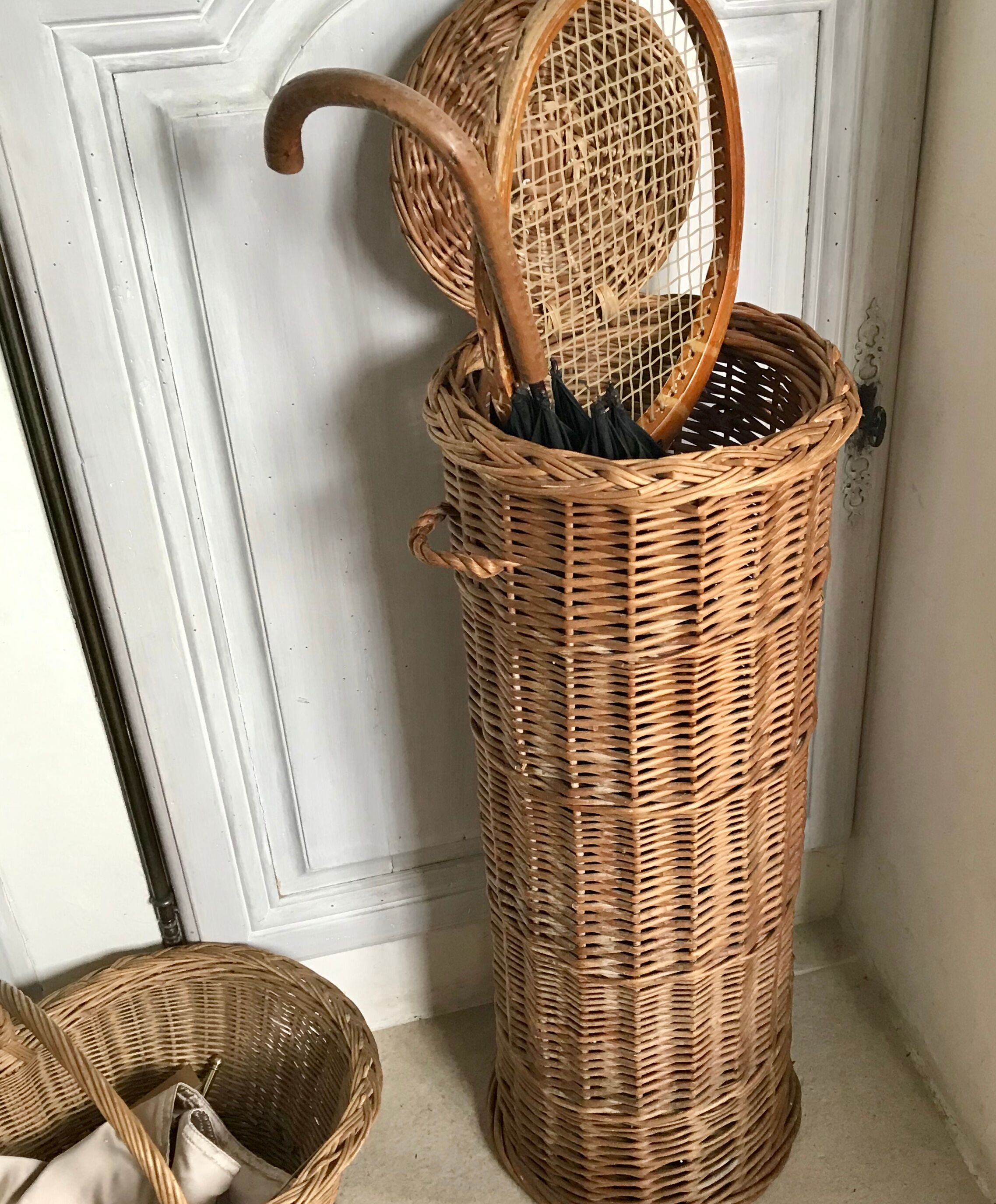 Vintage wicker basket 73cm