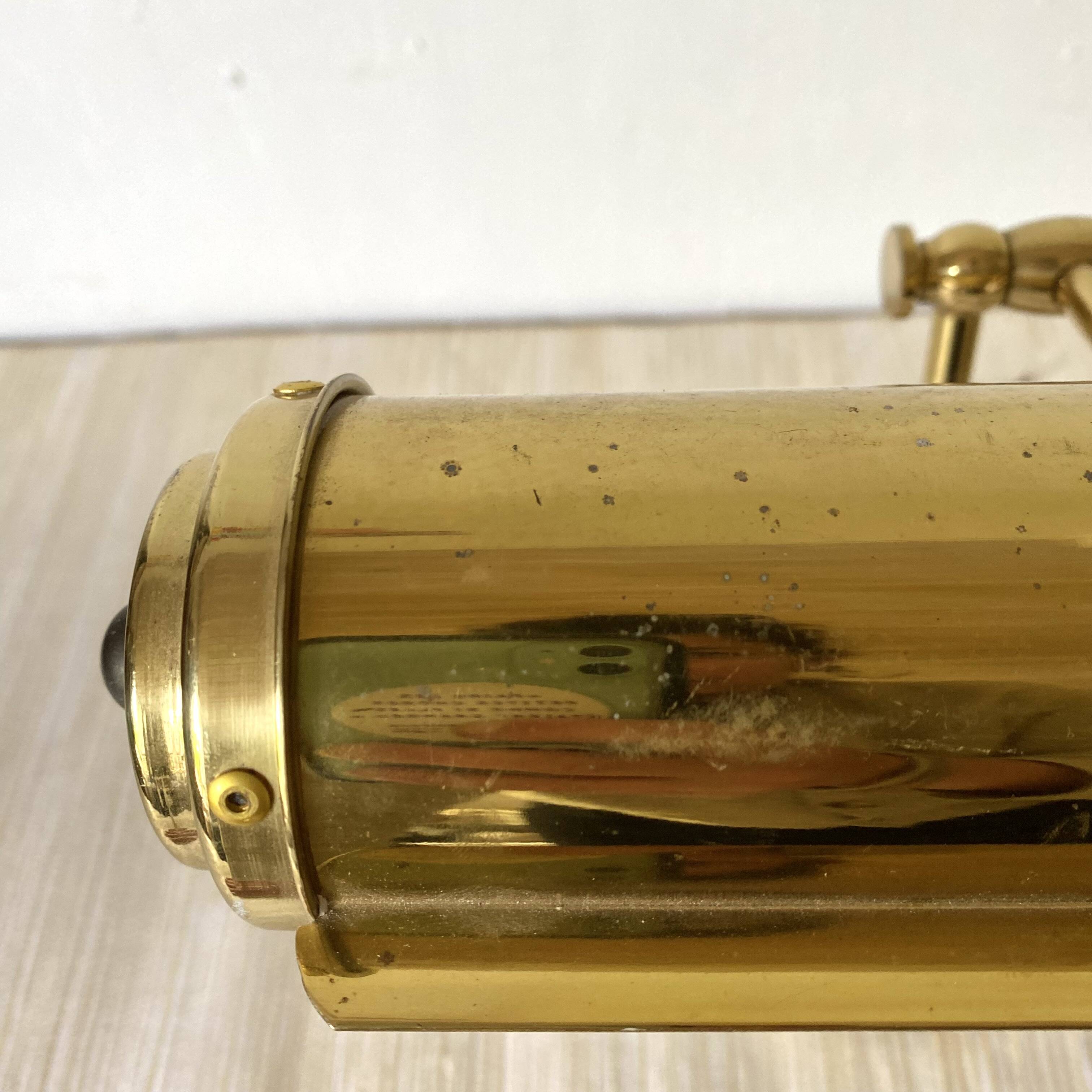 Wall light for brass picture lighting