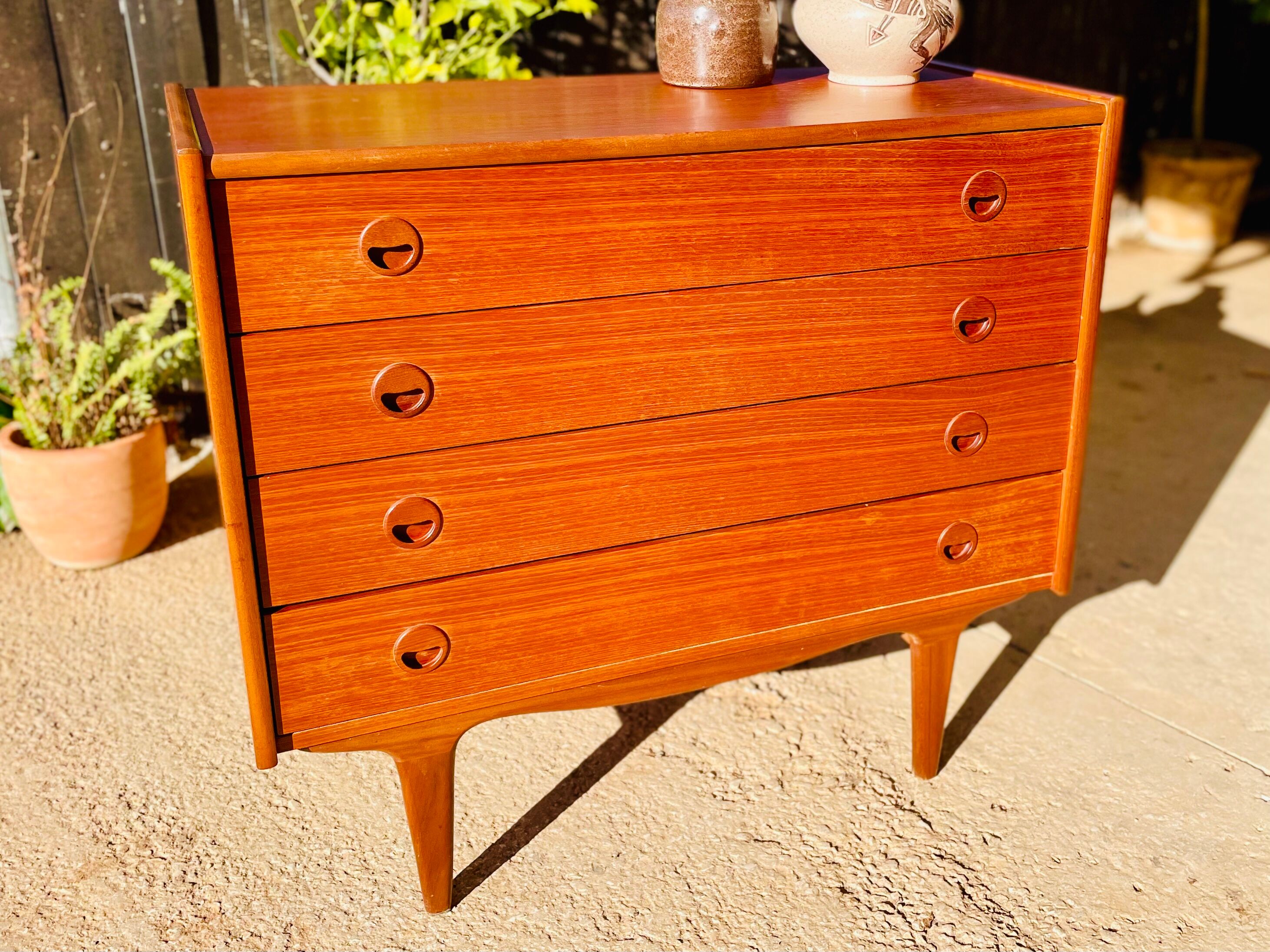 Scandinavian chest of drawers 60
