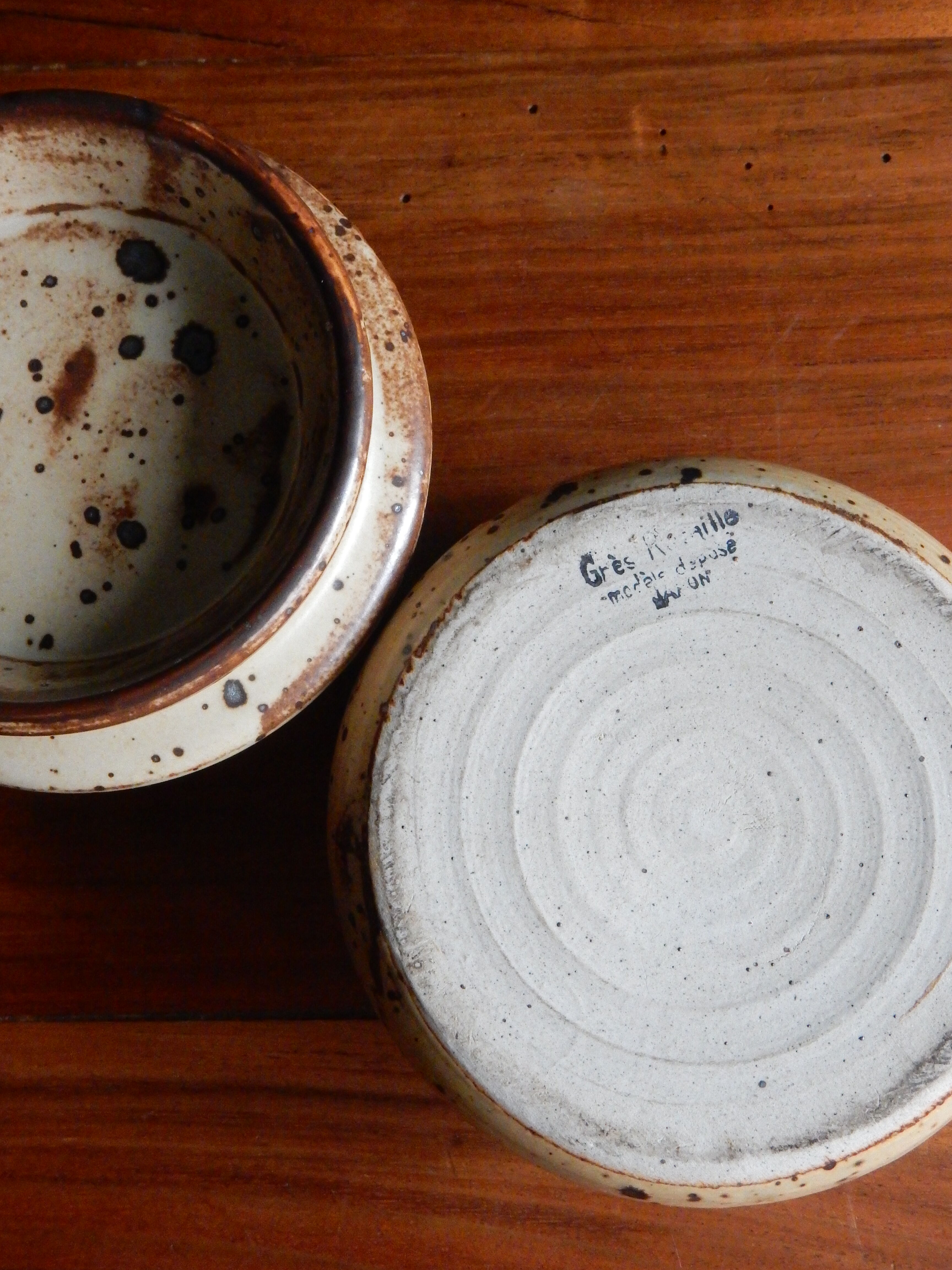 Waterdish in artisanal pyrite stoneware