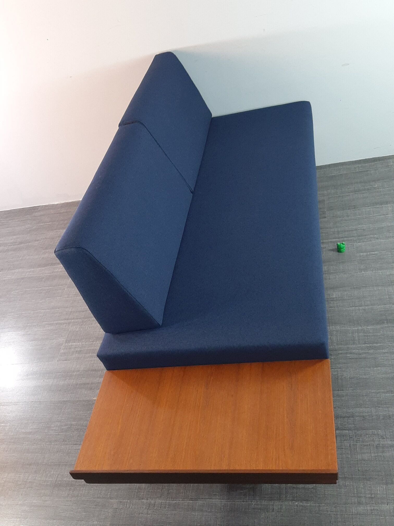 Norwegian daybed sofa in teak and blue fabric "svanette" by Ingma Relling, 1960s