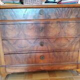 very nice chest of drawers in solid wood and marquetry