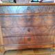 Commode en bois massif et marqueterie