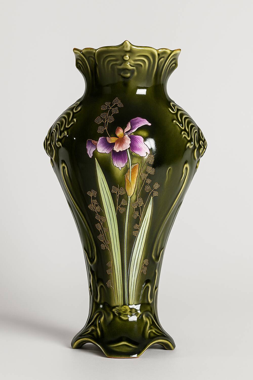 Art Nouveau slipware vase, Fives-Lille De Bruyn