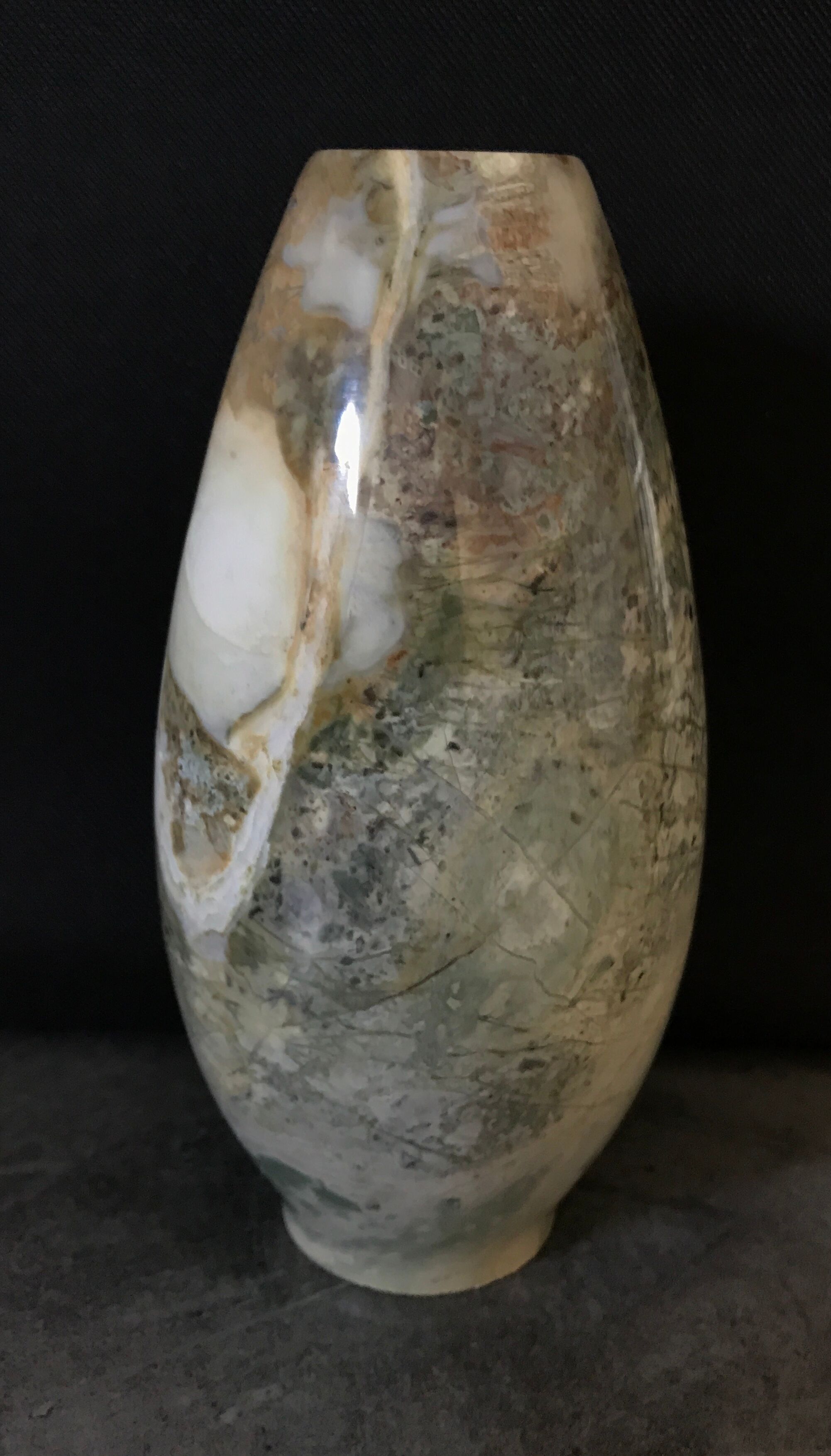 Vase soliflore in natural pierre onyx light green