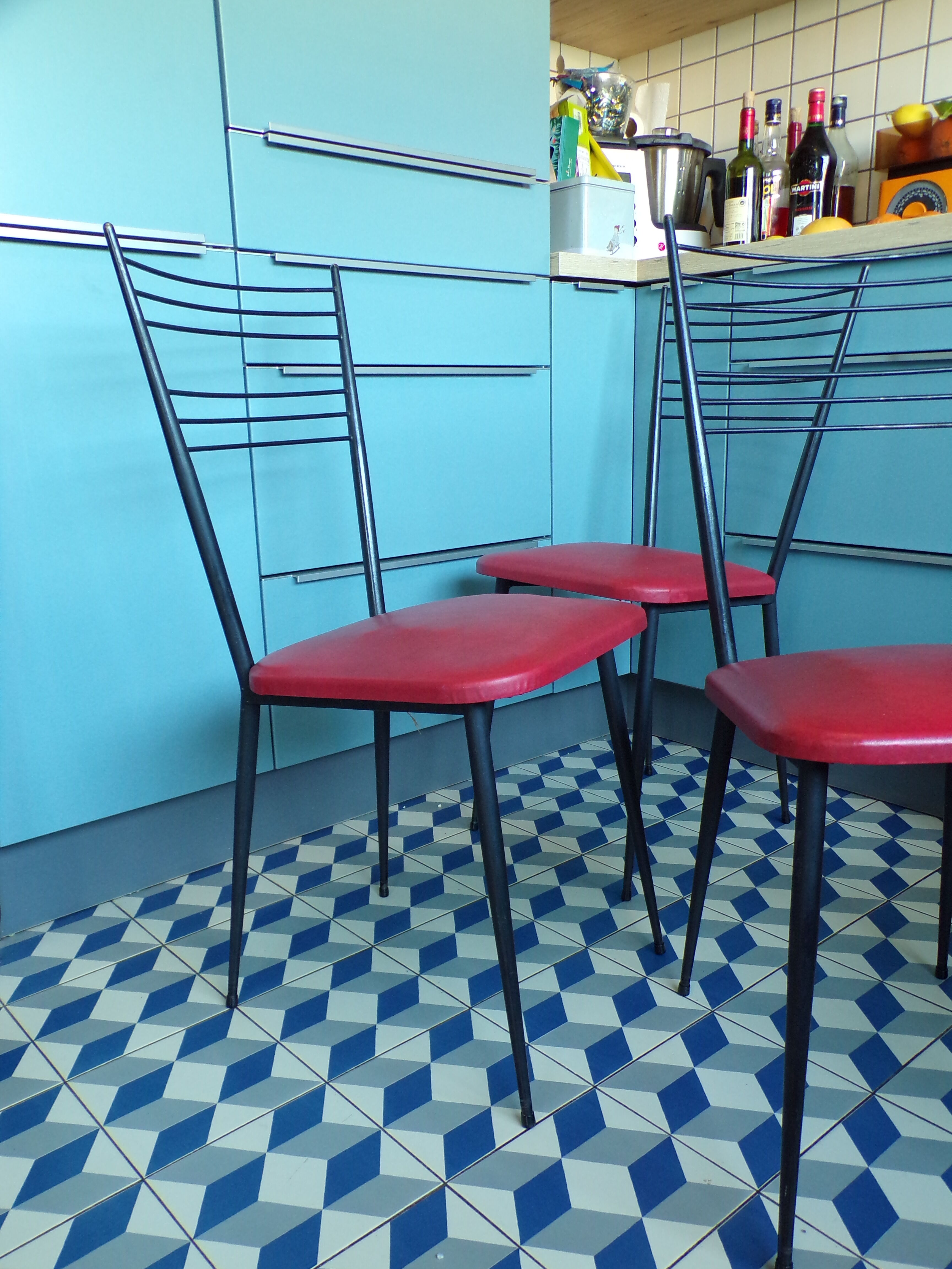 Suite 6 chairs Colette Guéden