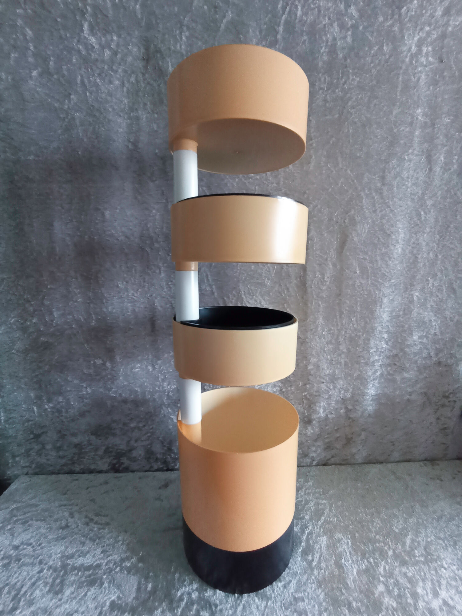 Bathroom swivel column