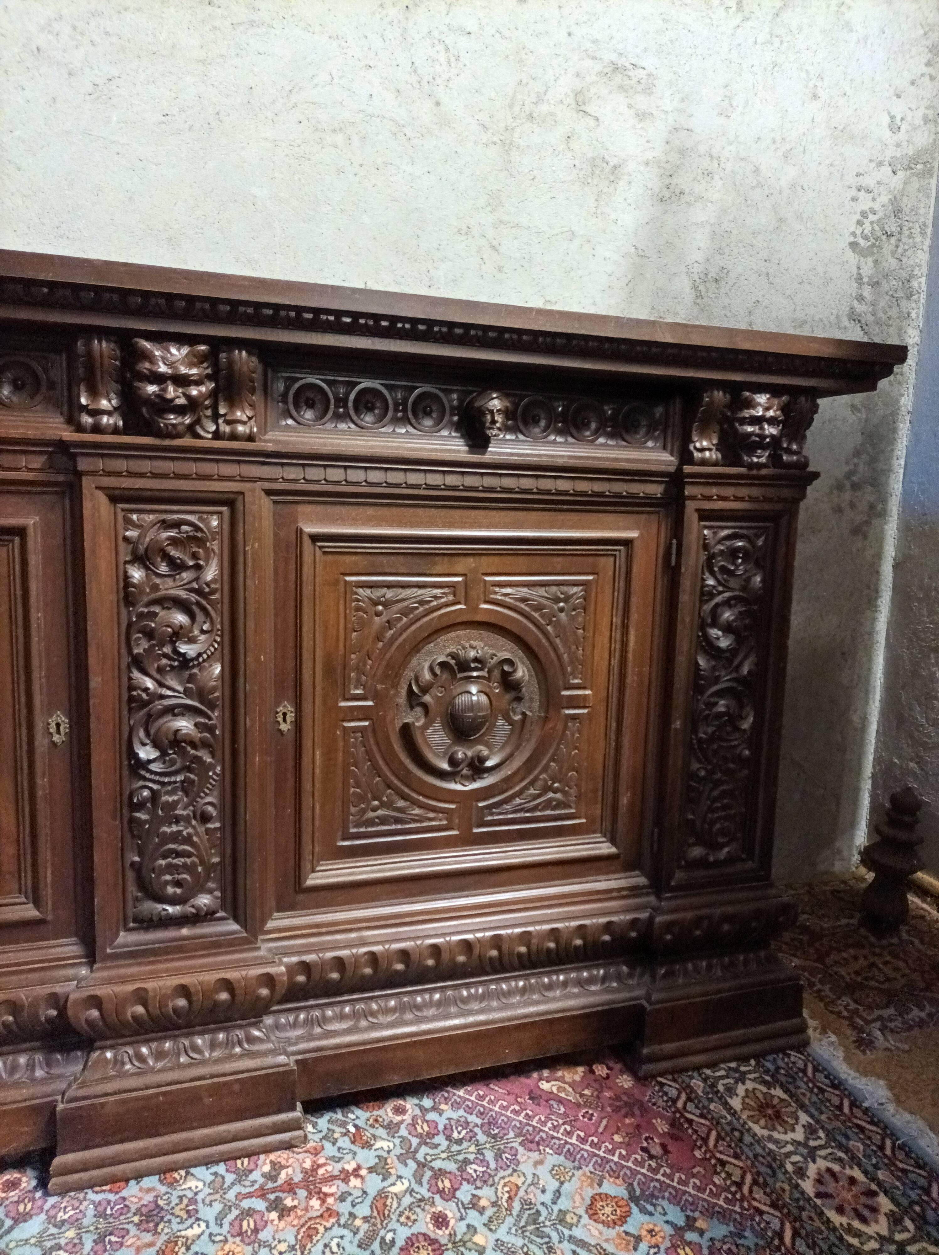 Sideboard style Renaissance