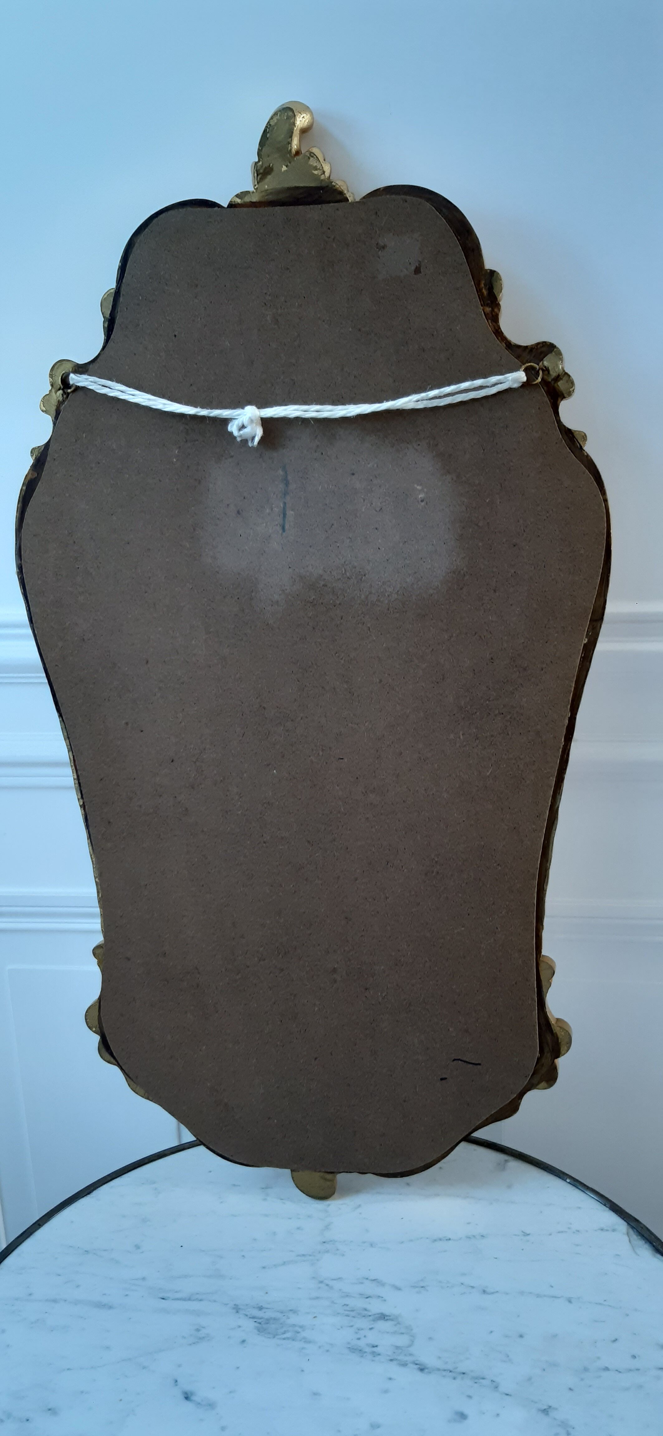 Miroir en en résine dorée années 50-60