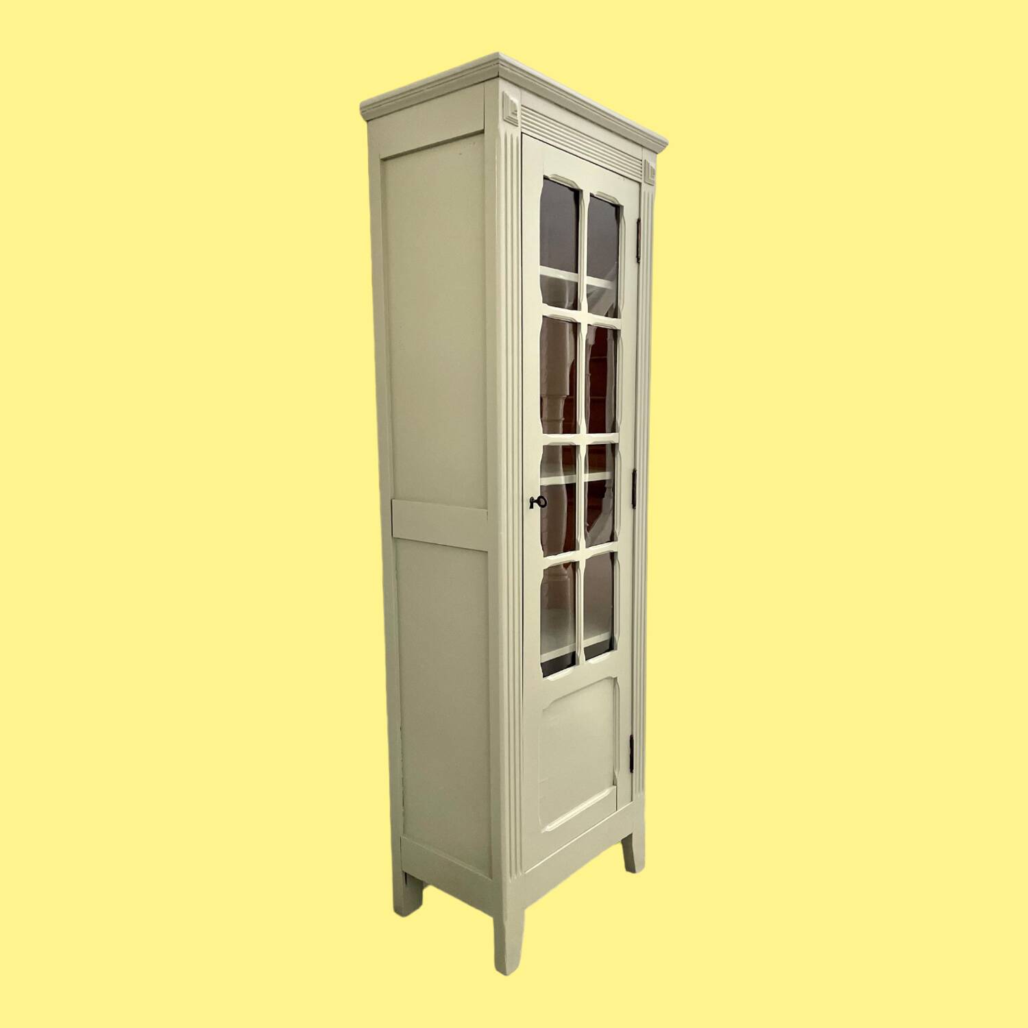 Vitrine, armoire parisienne revisitée