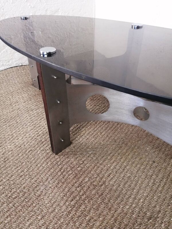 Table basse design vintage en alu brossé et plateau de verre.