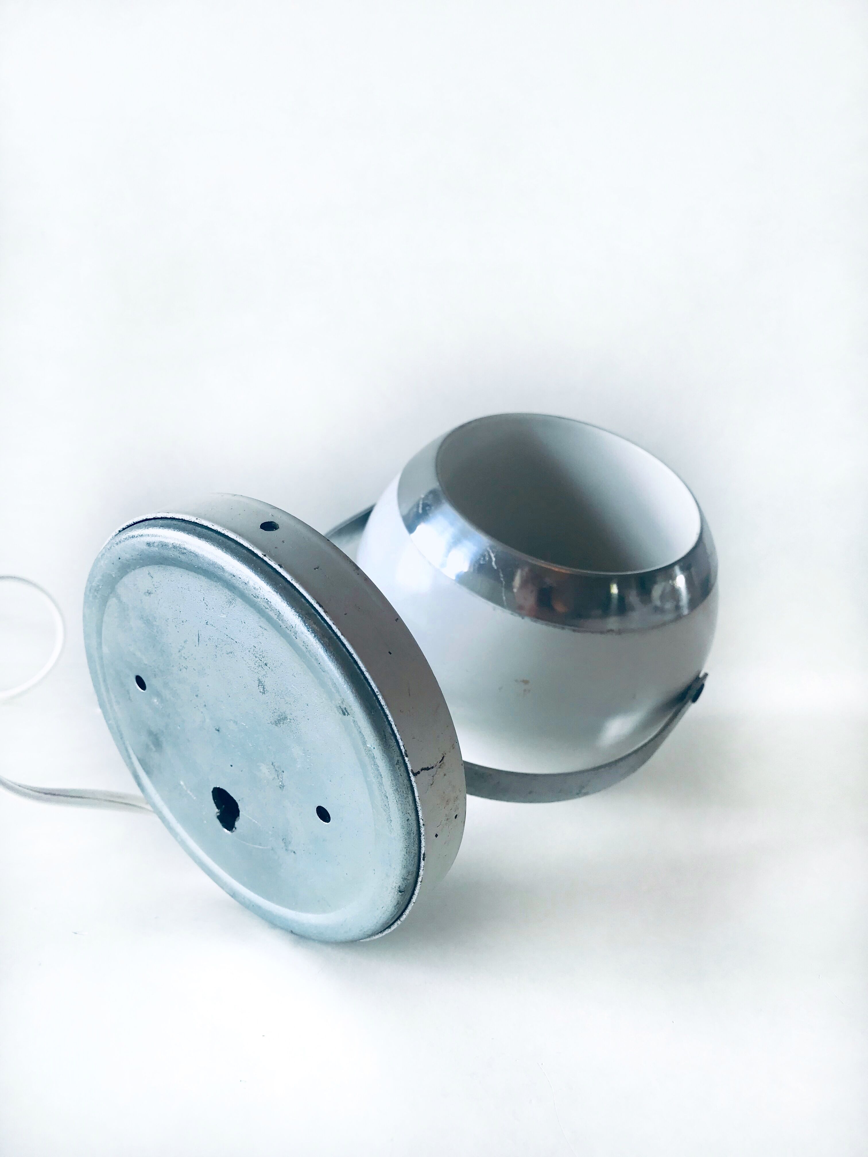 Eyeball lamp applies or to pose