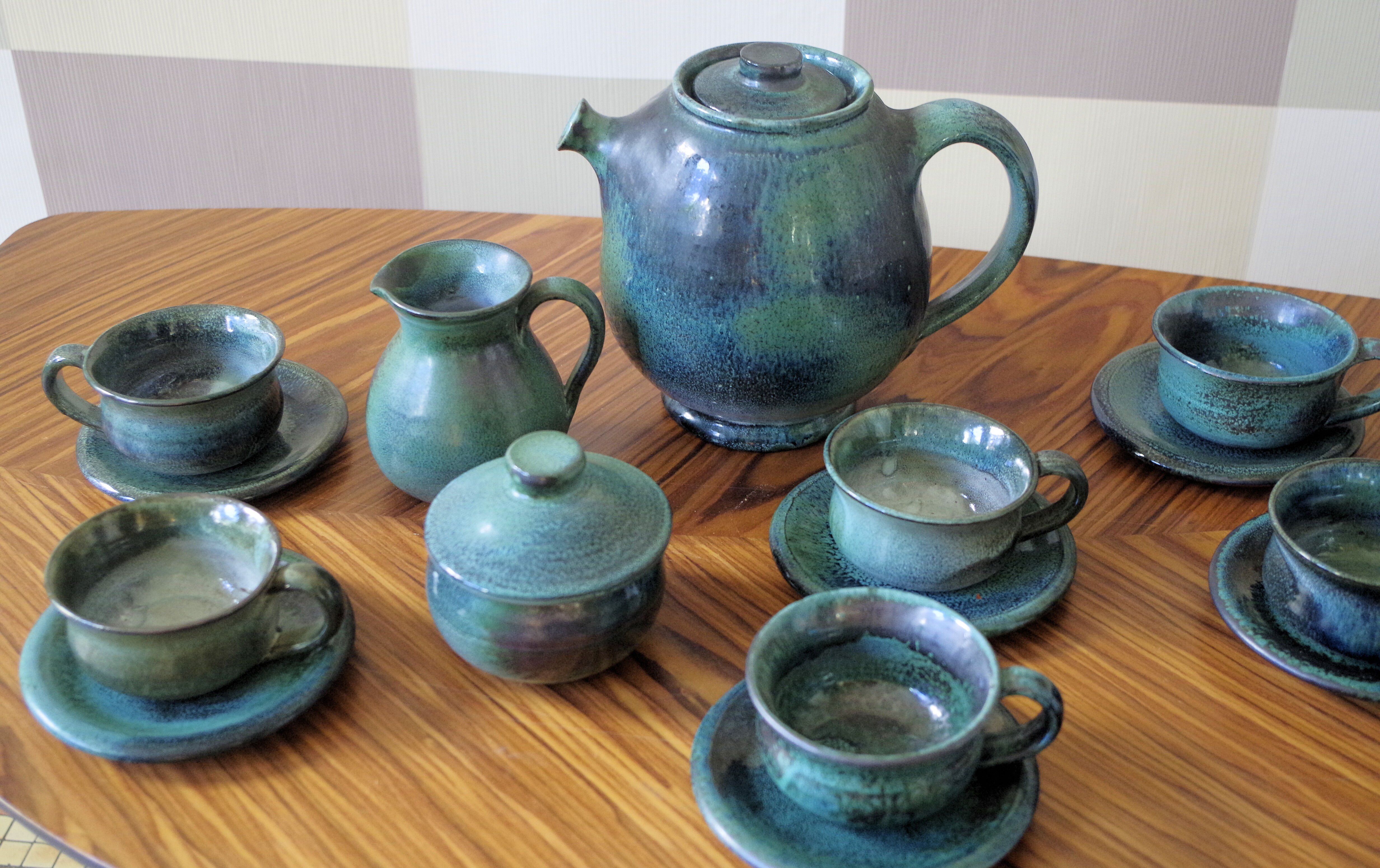 Les Cyclades Anduze sandstone teapots and cups