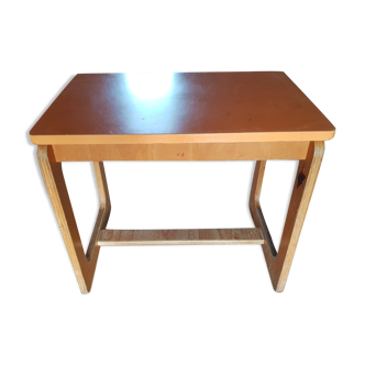 Child desk