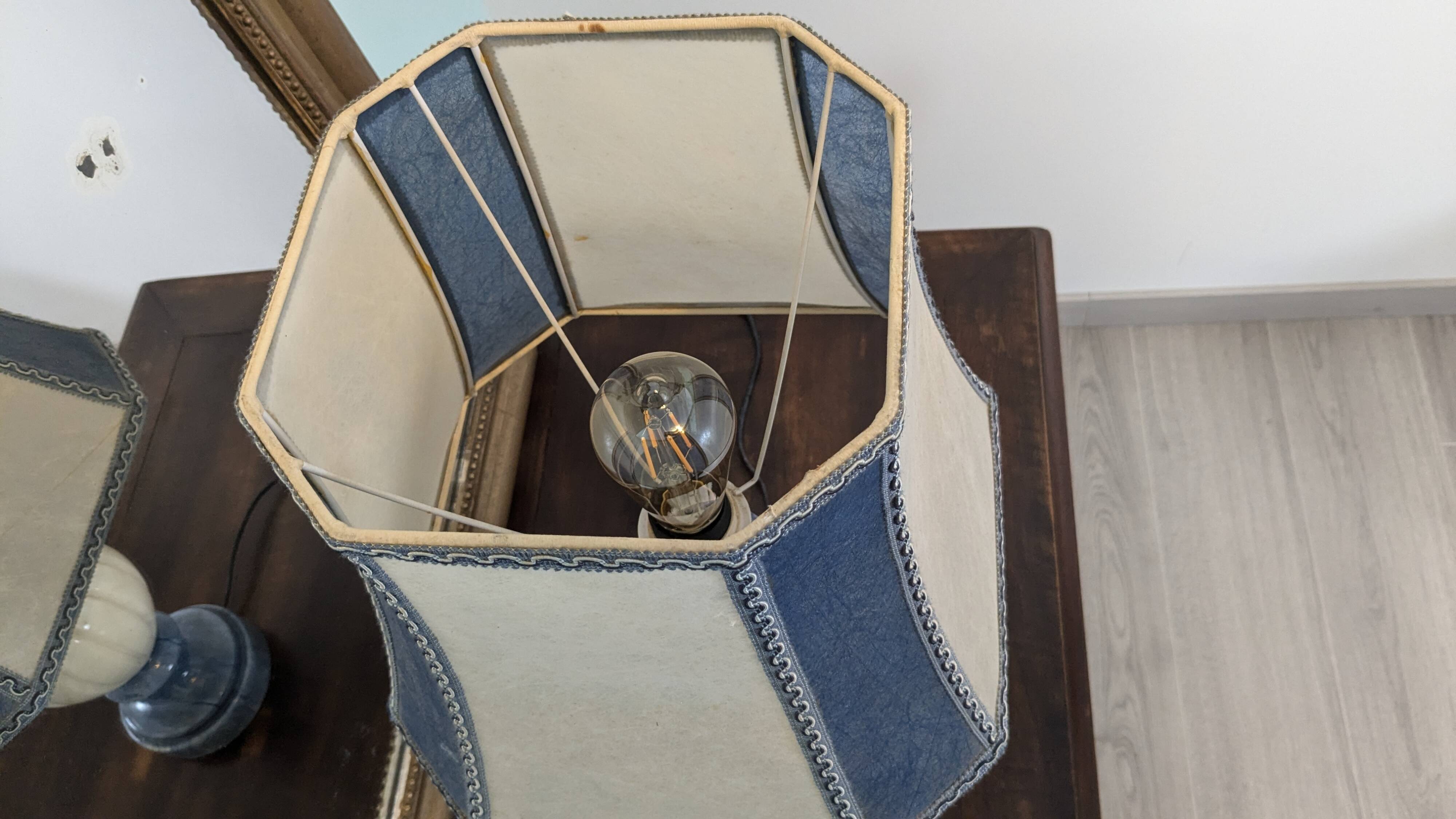Blue and white alabaster living room lamp