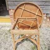 Old living room in light rattan: table & 2 armchairs