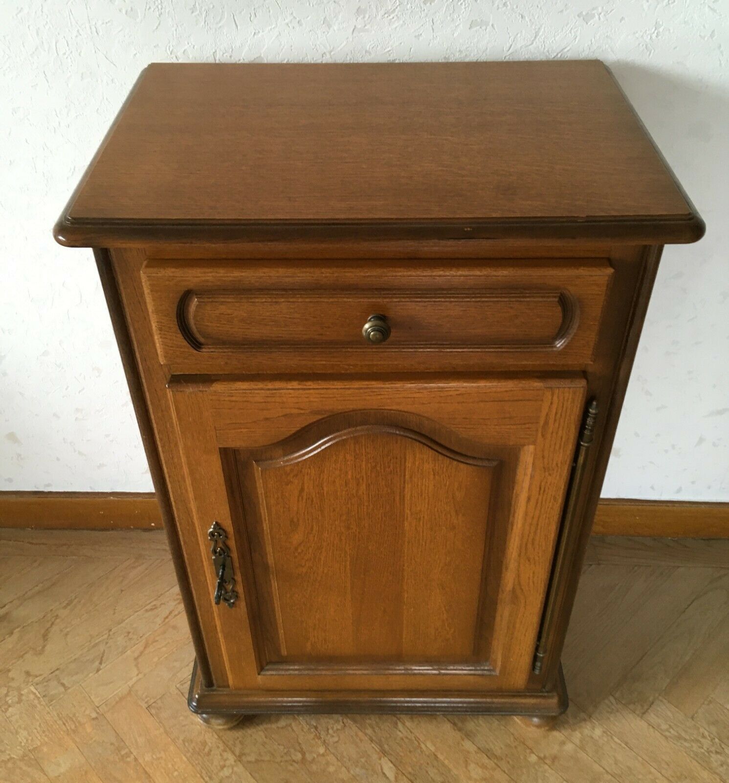 Solid oak extra furniture storage 1 closet 1 drawer