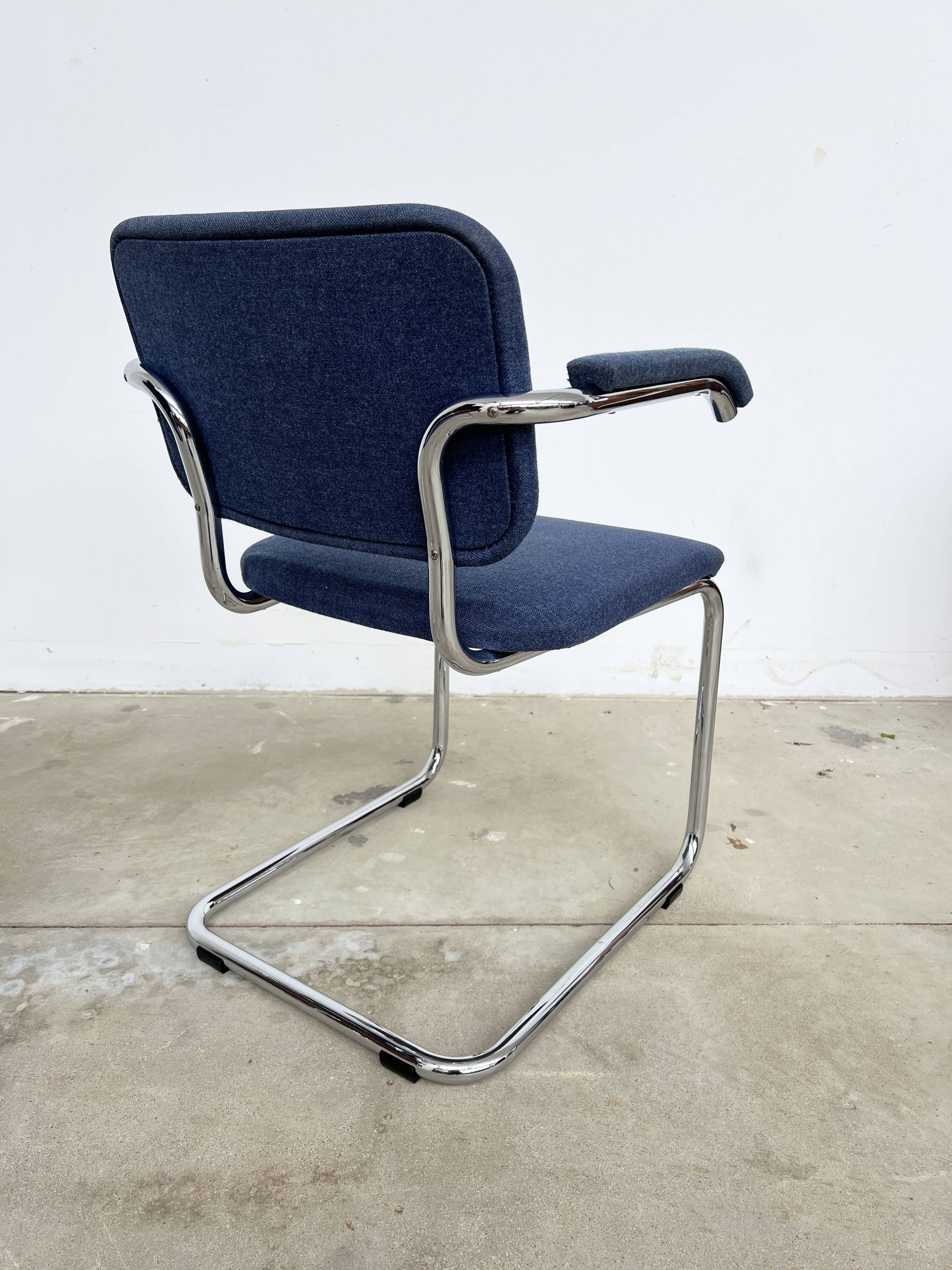 Paire fauteuils Marcel Breuer B64 Knoll tissu bleu