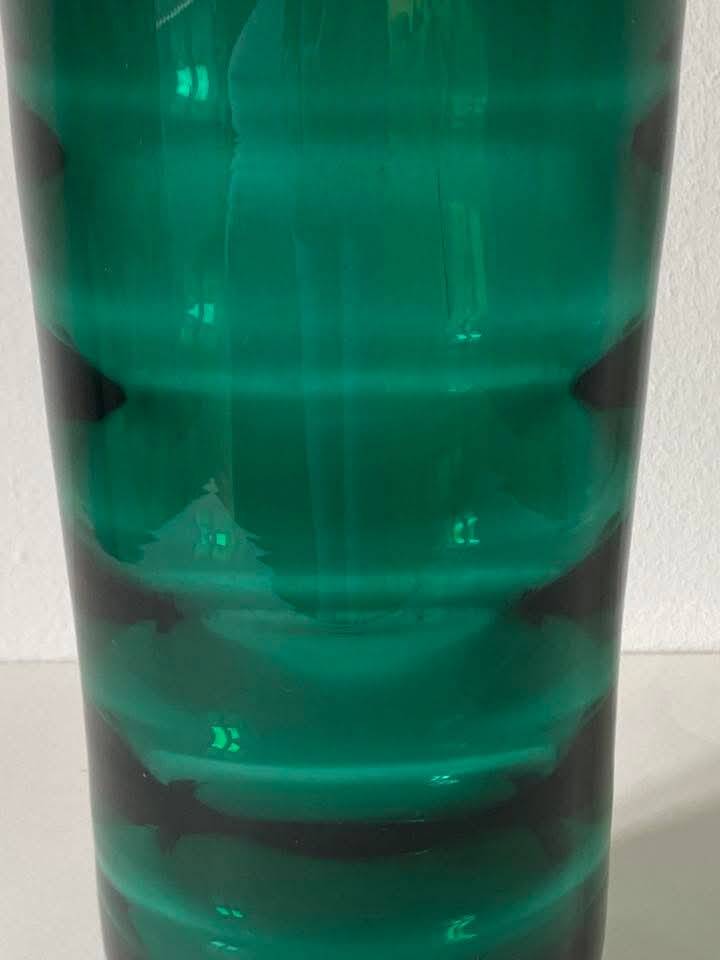 Green vase with Wave optics