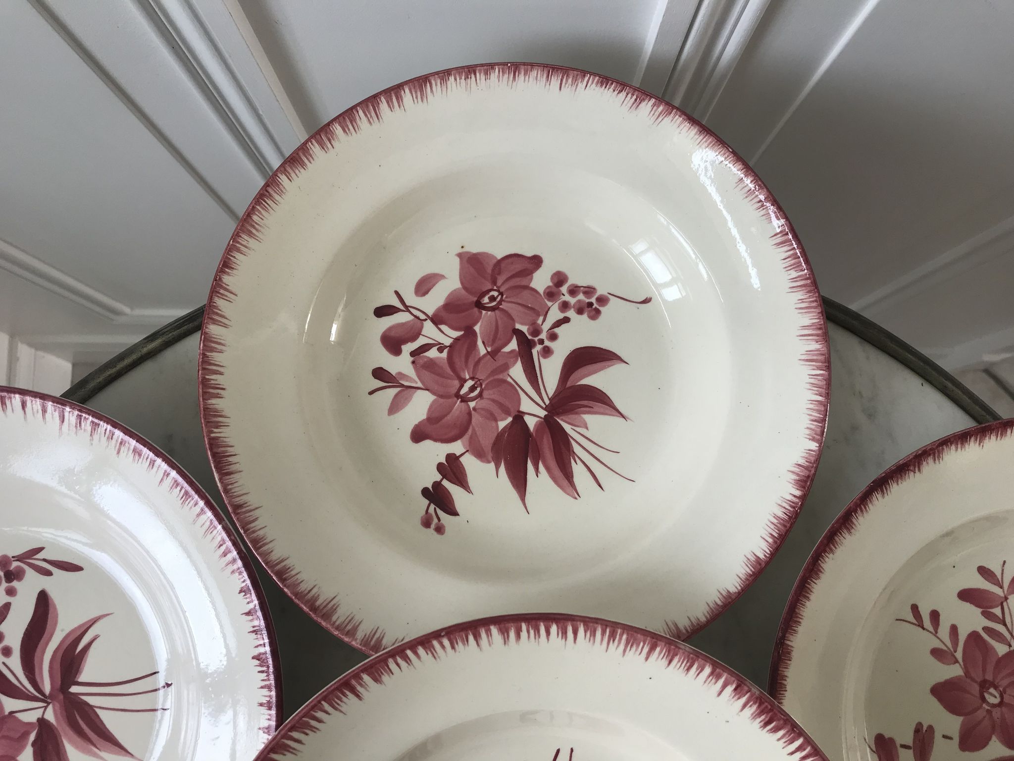lot de 6 assiettes creuses Longchamp roses années 30-40