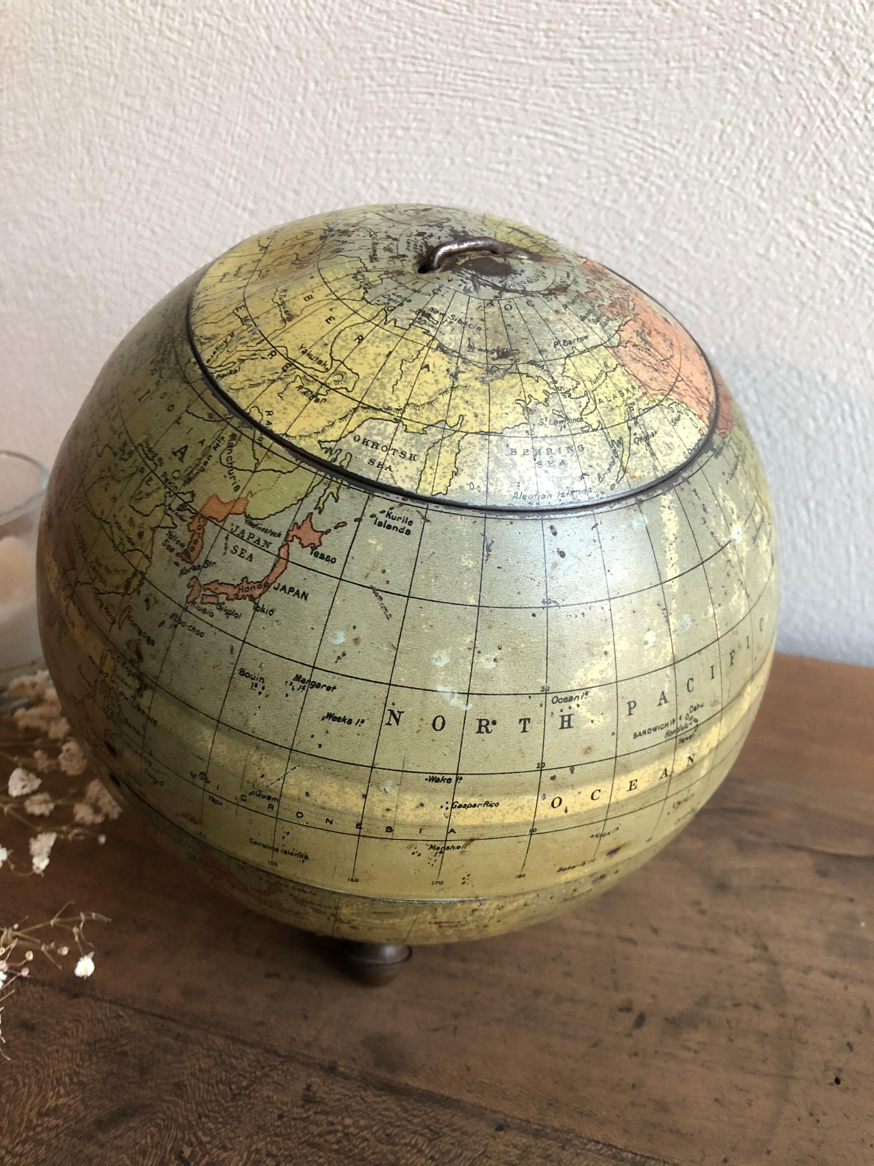 Huntley globe biscuit box - palmers cookies reading - London