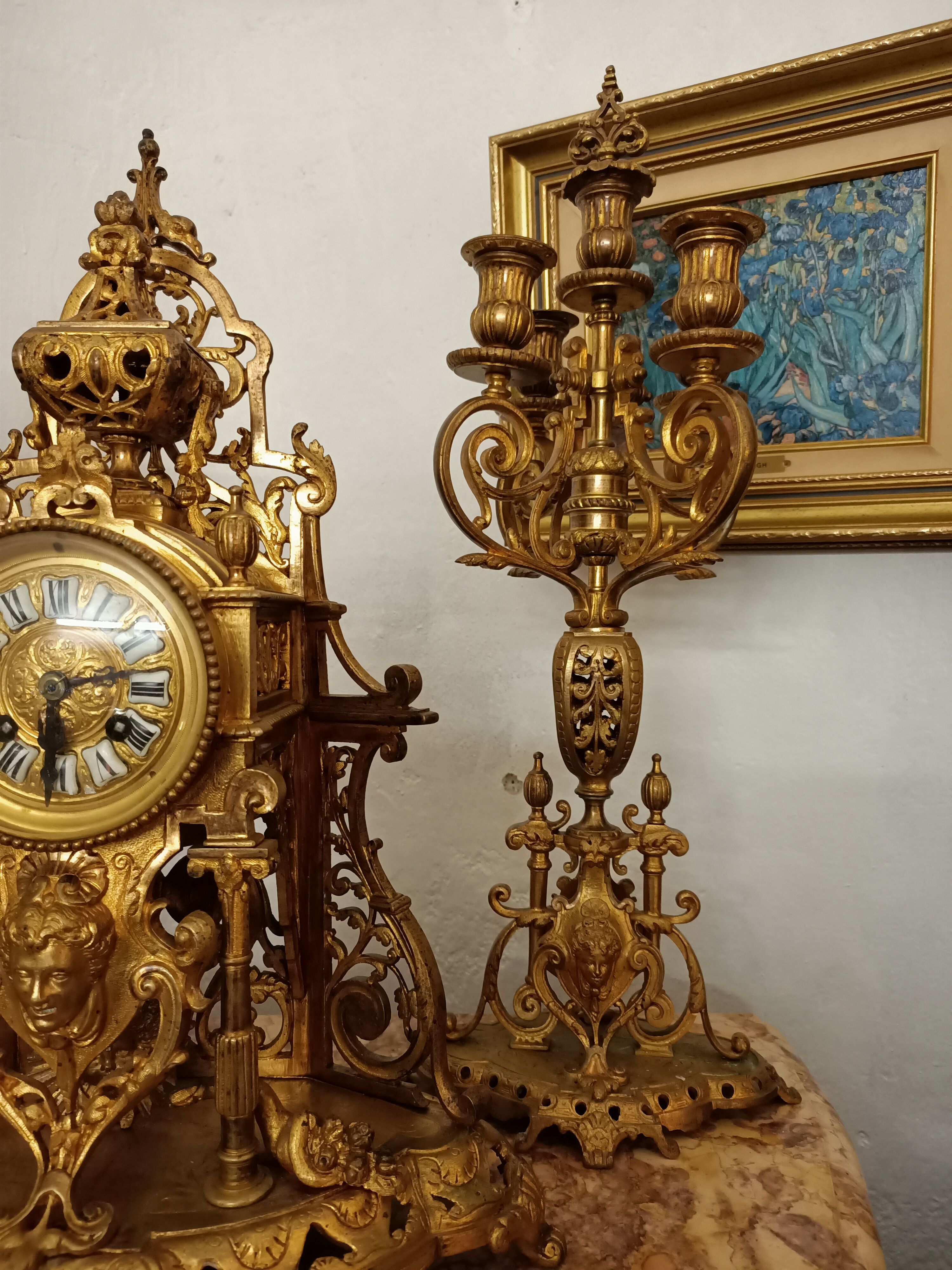 Pendulum with candlesticks