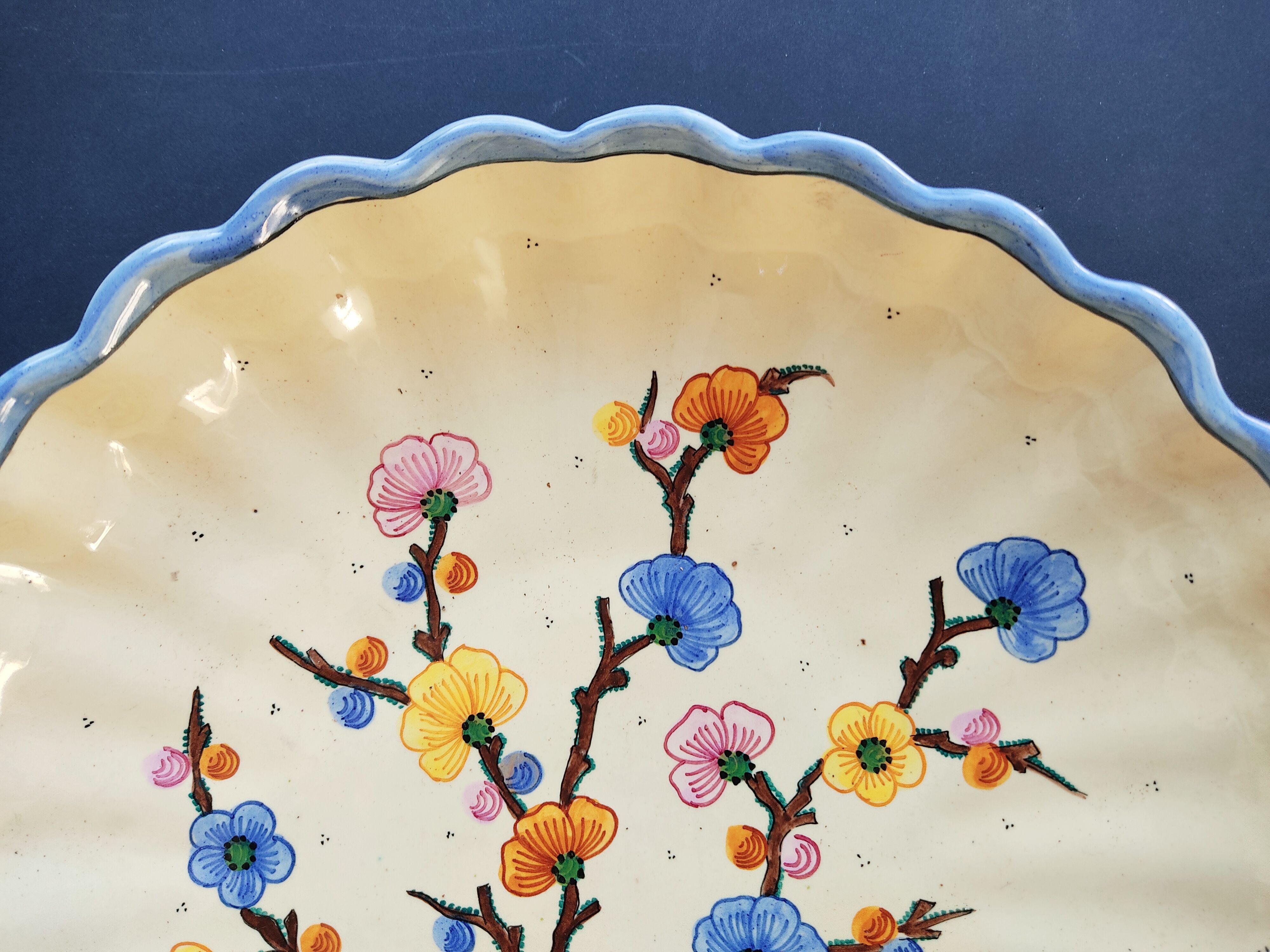 Flat on foot Italian earthenware Castelli Perugia