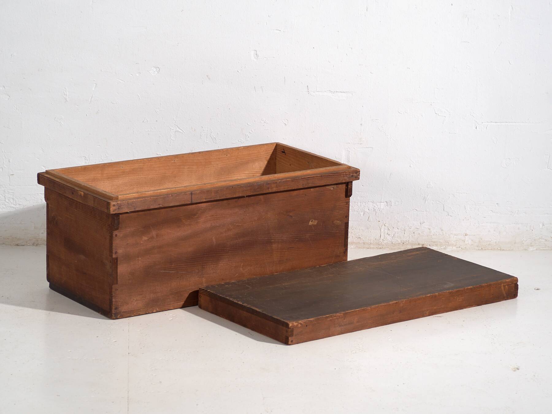 Coffre de rangement japonais ancien en cèdre sugi - période Meiji–Taishō (c.1890–1920)