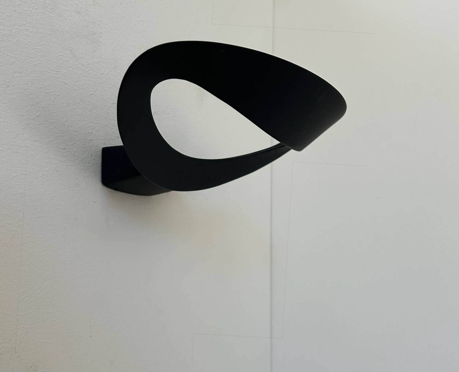 Applique Artemide Mesmeri vintage, noir mat, Italie 1980