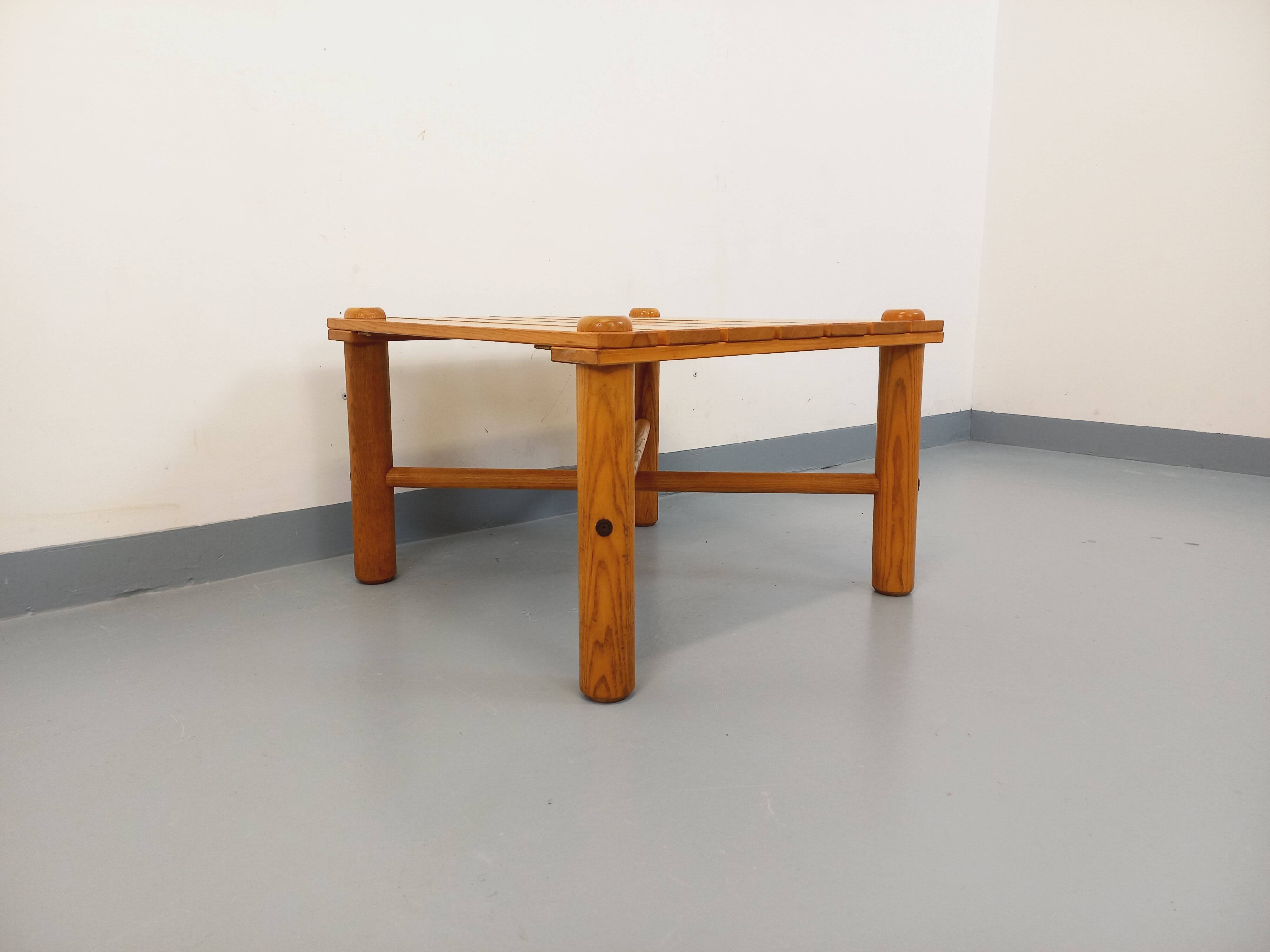Vintage square coffee table in solid pine from the 70s and 80s.
