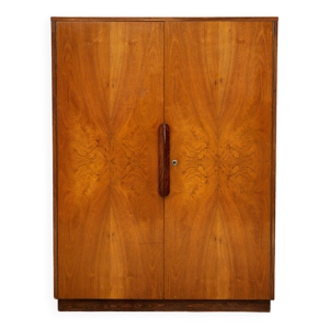 Armoire à deux portes,