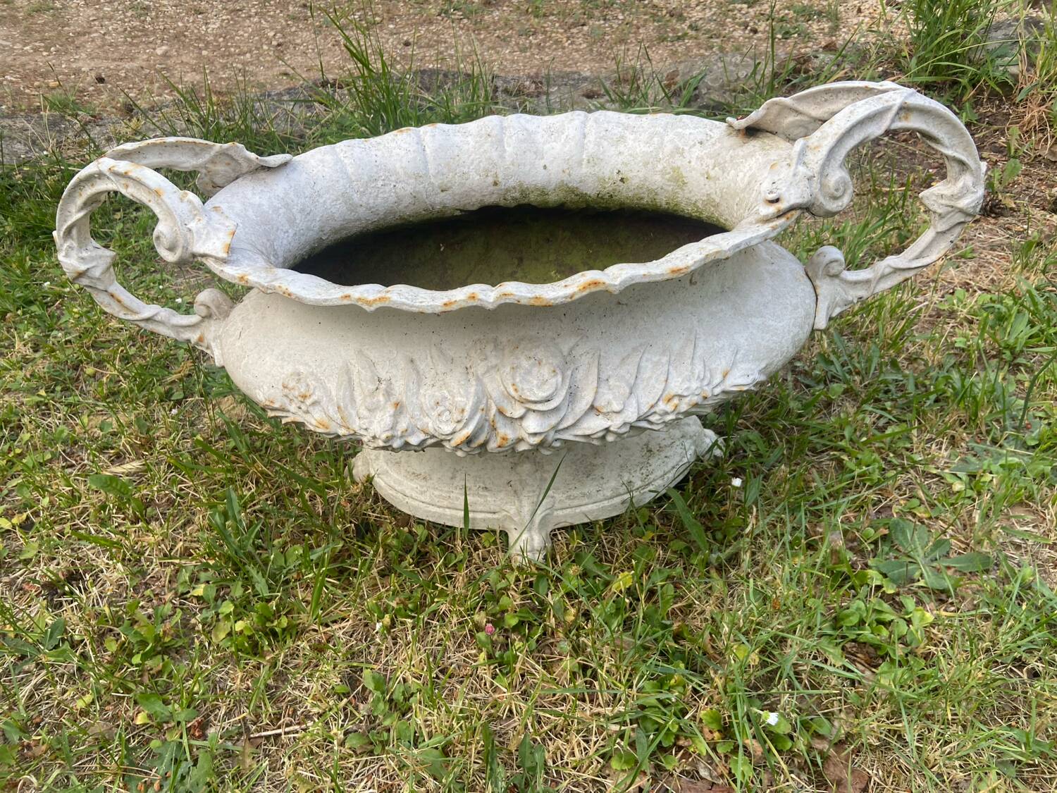 Medici cast iron planter from the 1900s