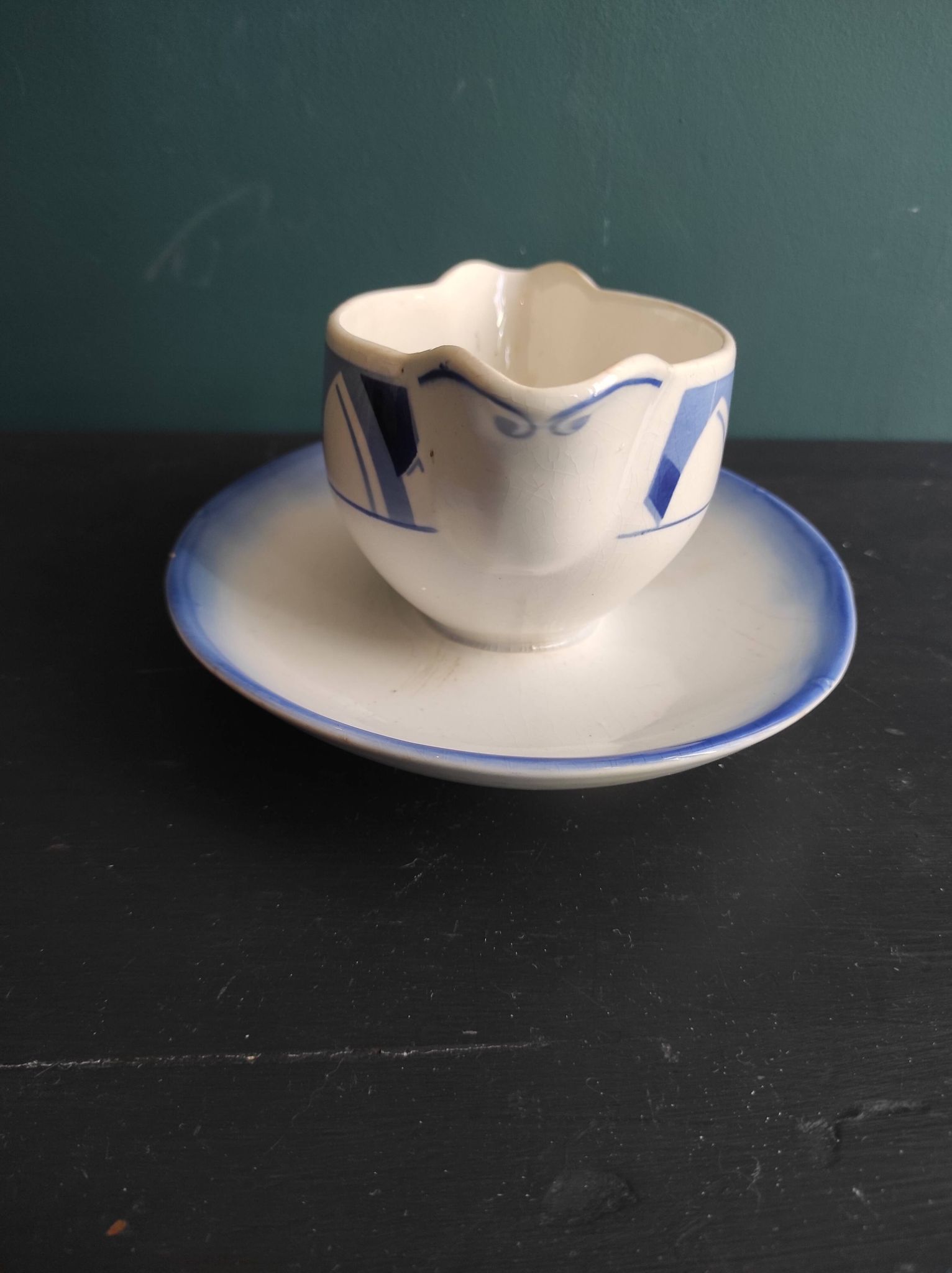 French vintage sauce boat, Digoin Sarreguemines