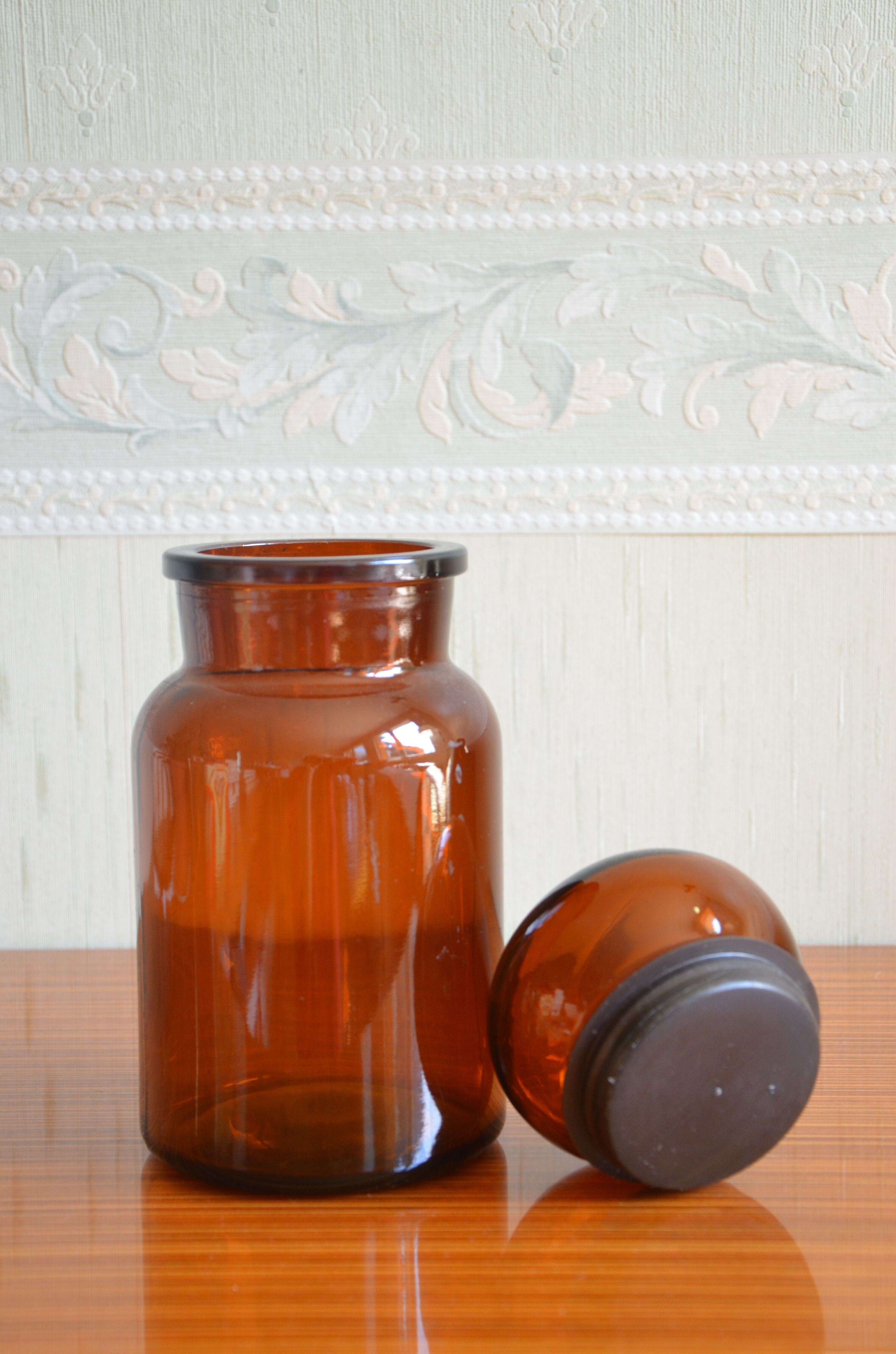 Amber vintage glass apothecary pot, cabochon lid