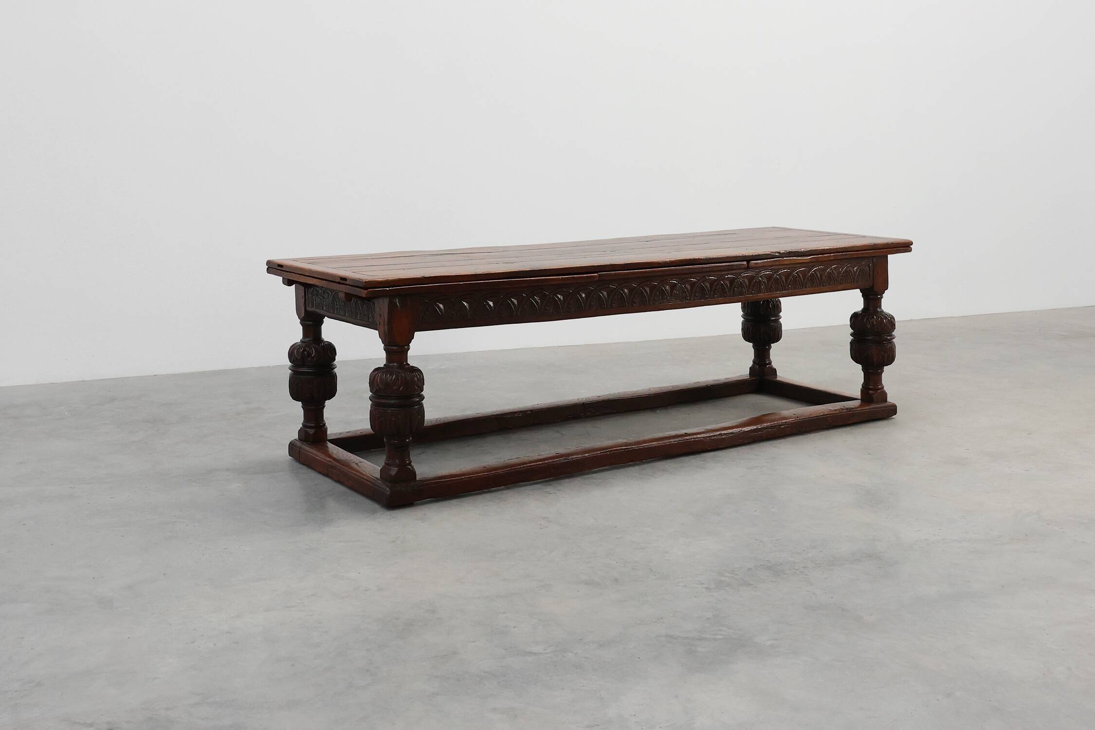 Large 17th‑Century Extendable Oak Dining Table, France