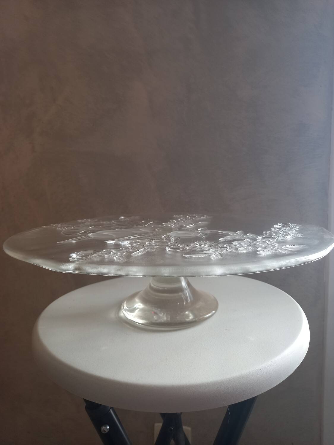 Glass pie dish