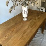 Farm table