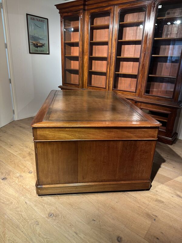 Grand bureau ancien/bureau de partenaires