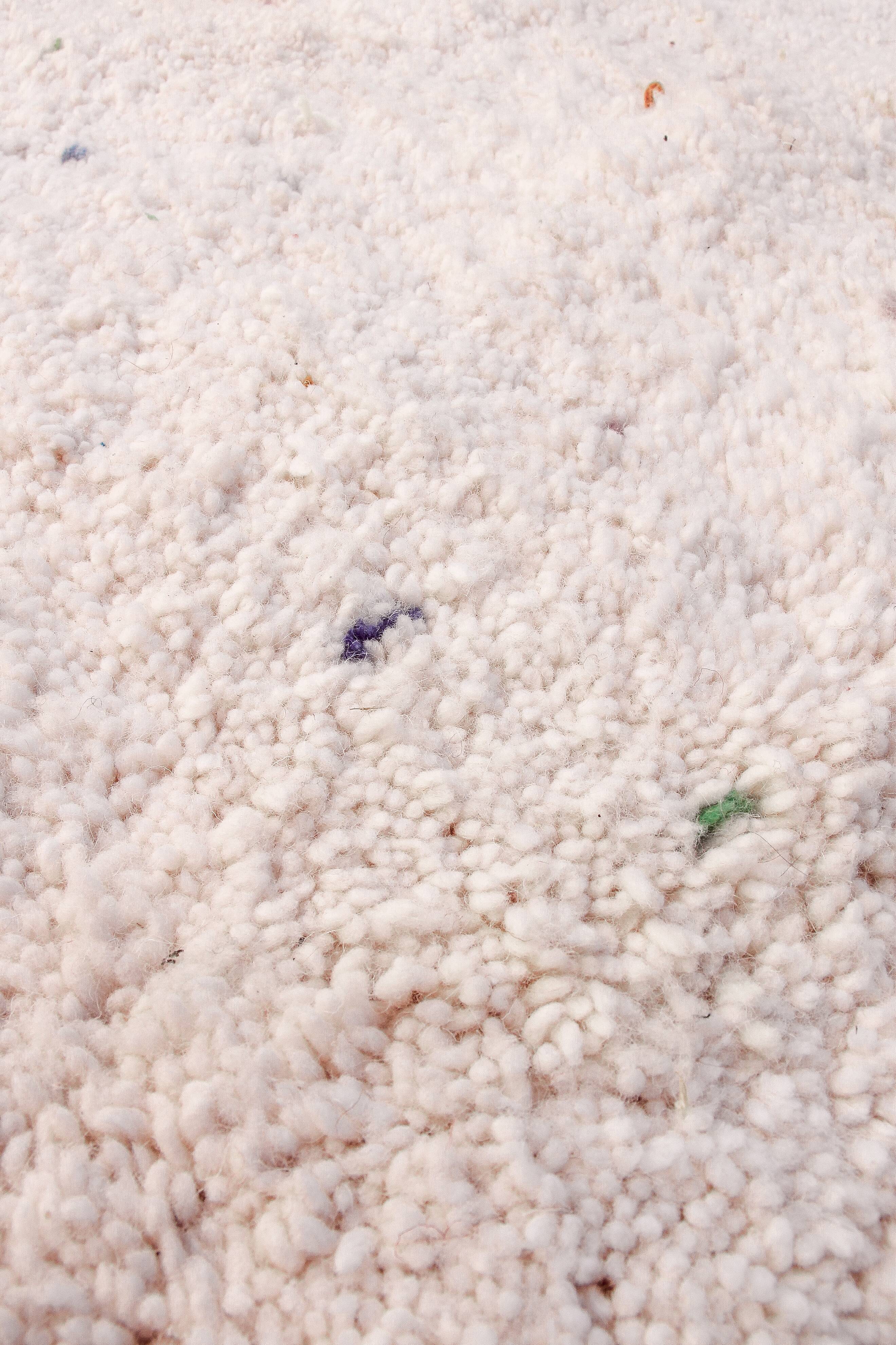 Beni ouarain Berber carpet with multicolored polka dots - 220x160cm